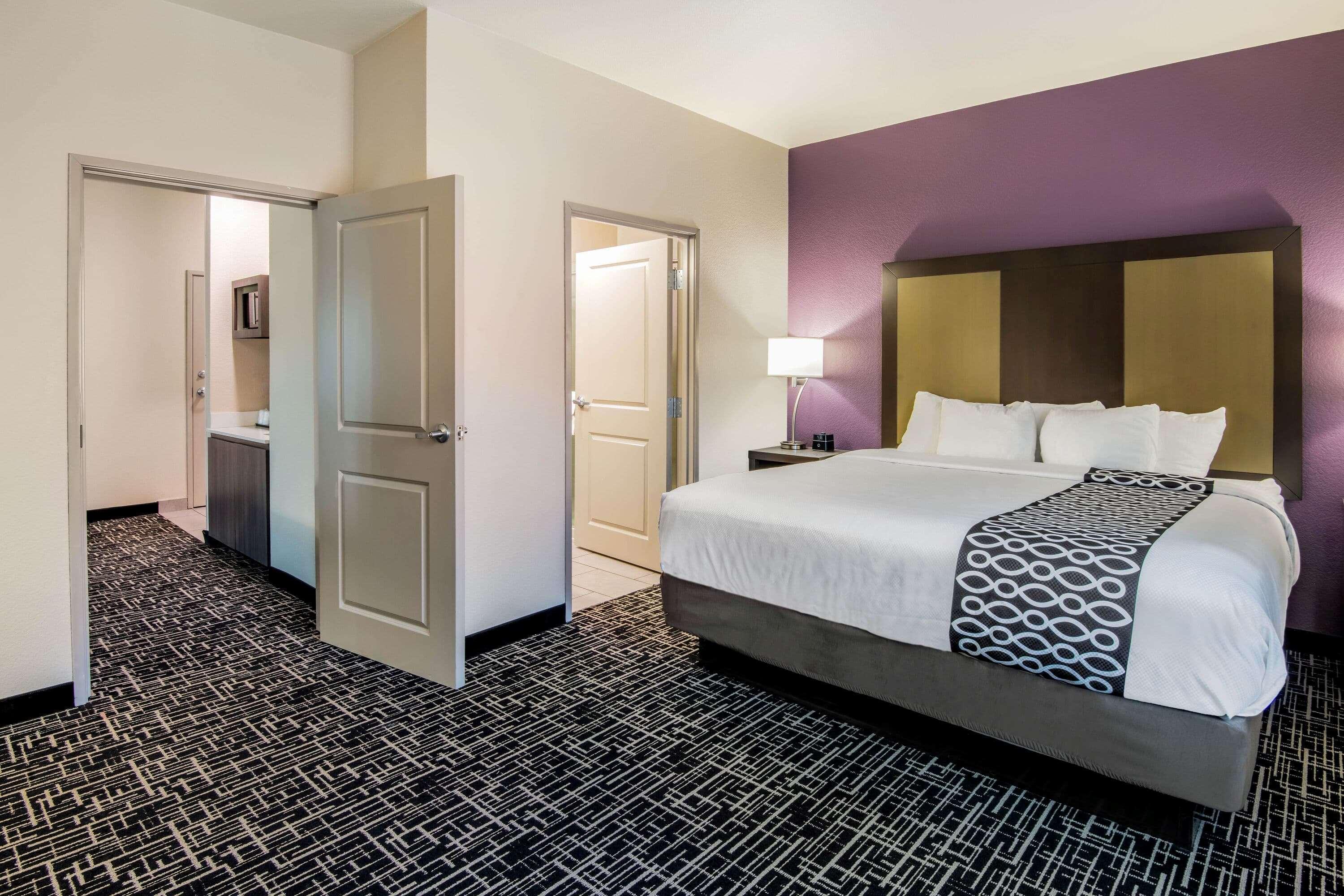 Family Room Deluxe King Bed