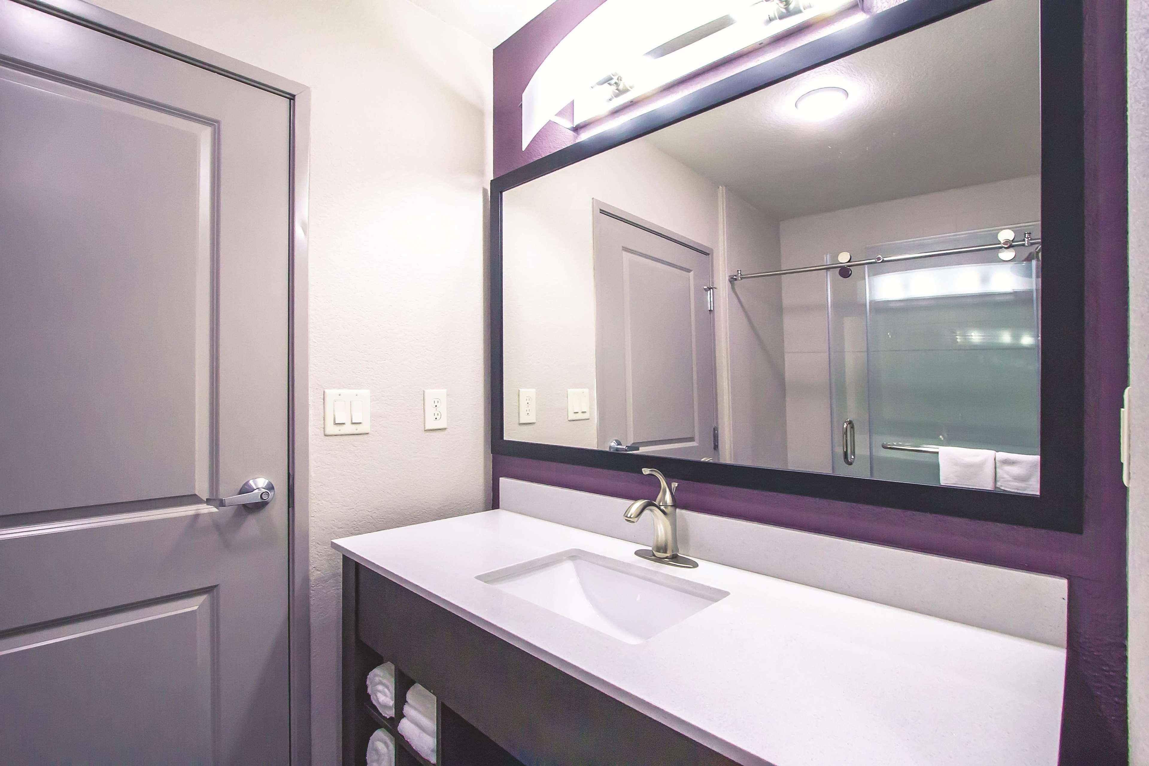 Family Room Deluxe King Bed