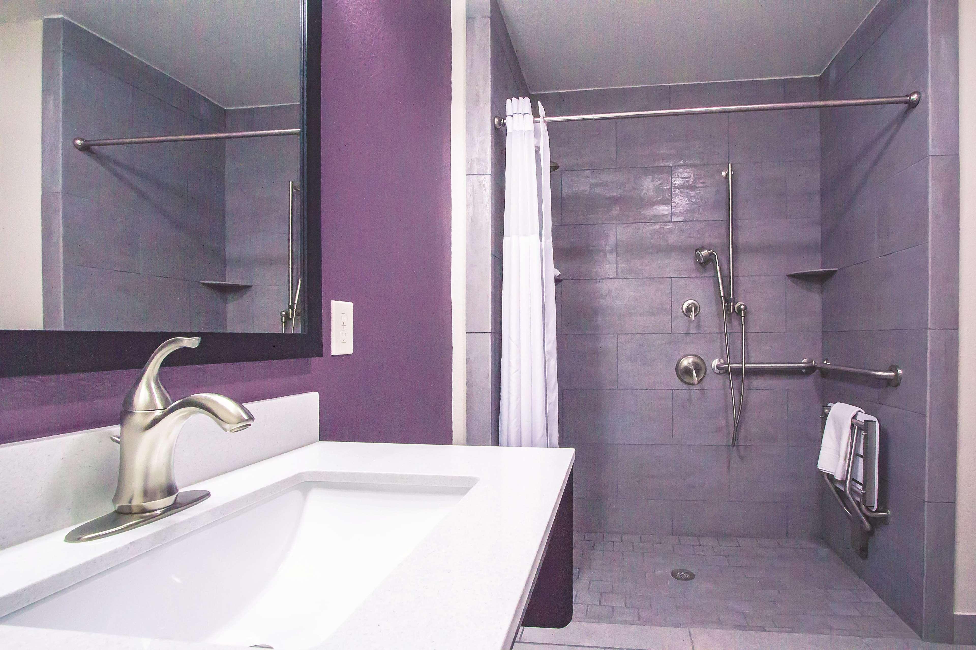 Room Deluxe King Bed