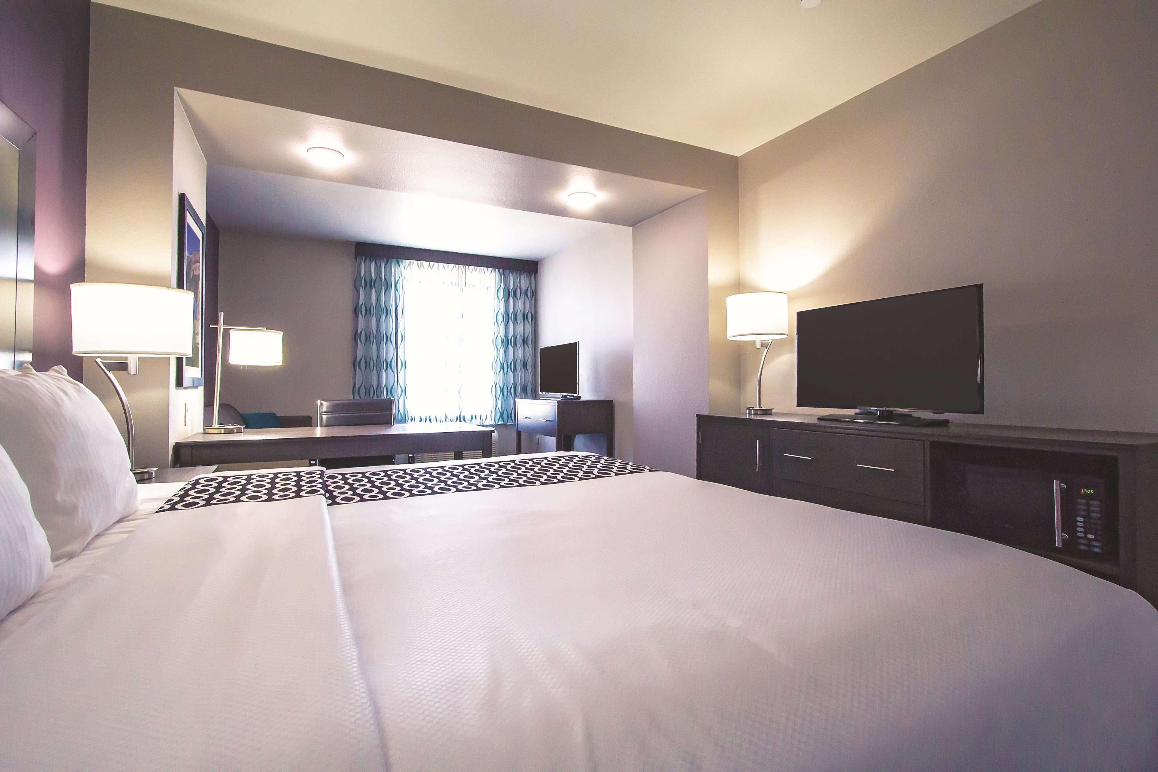 Room Deluxe King Bed