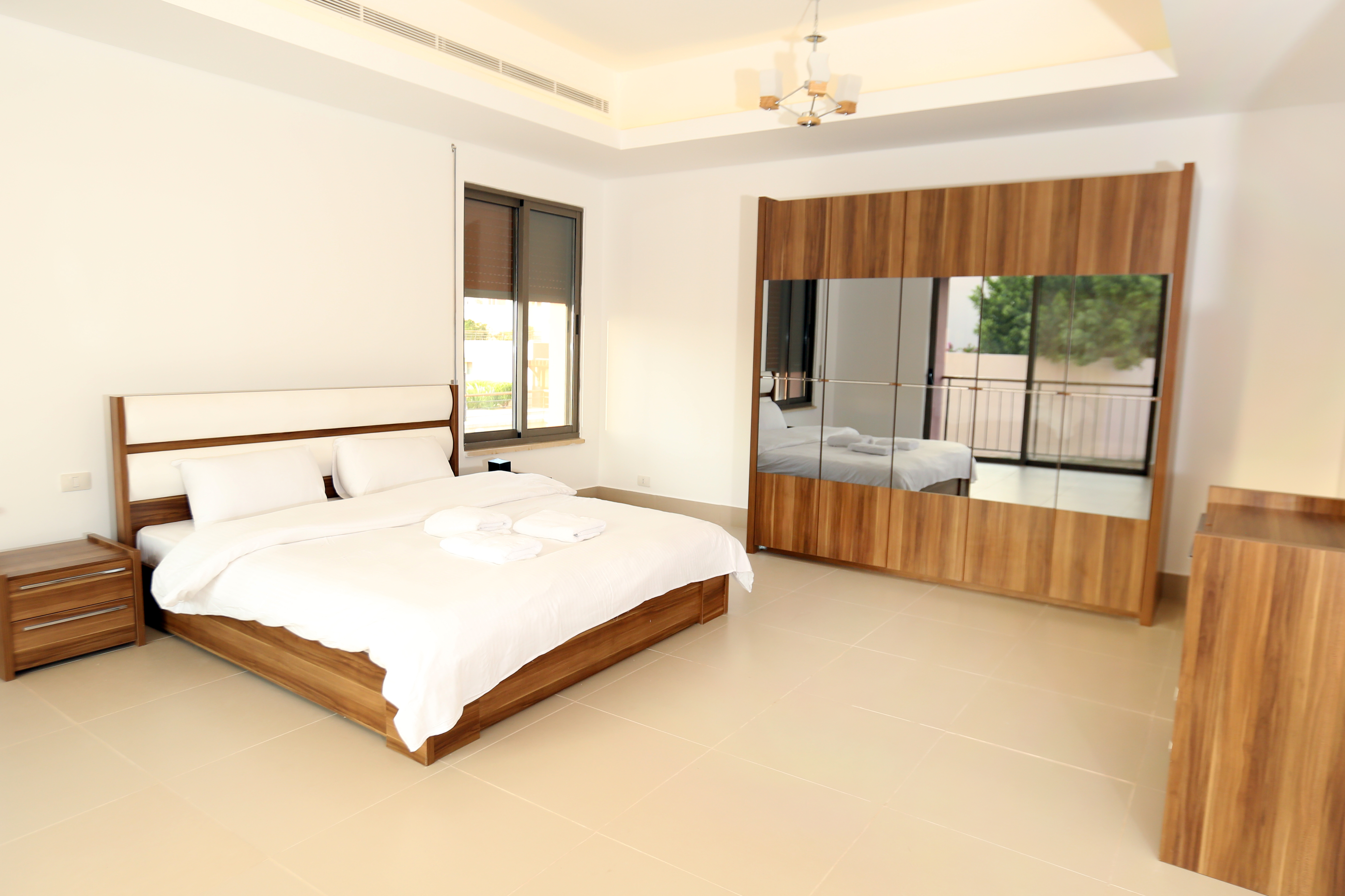 Villa Three Bedrooms with More Than Three Bathrooms
