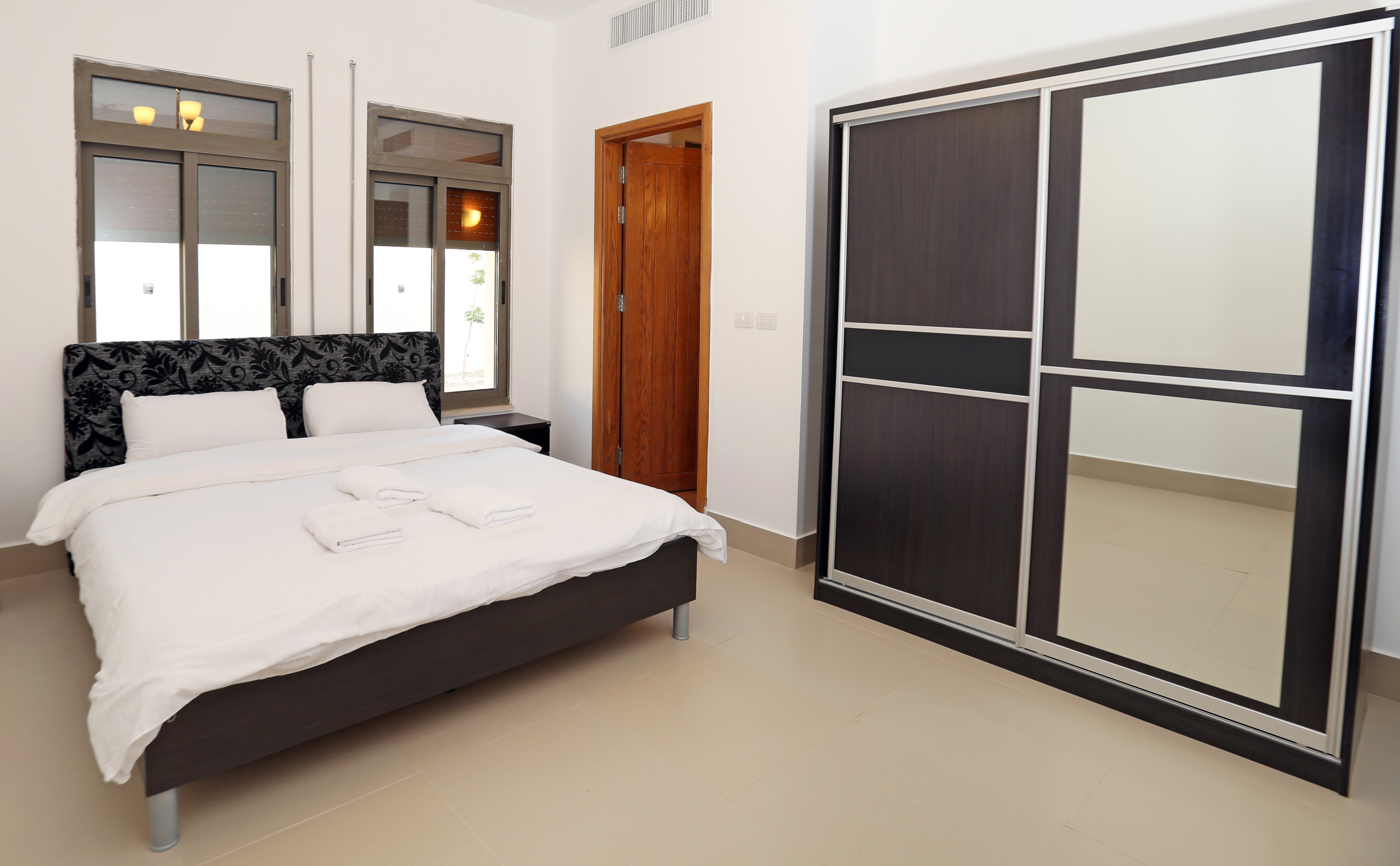 Villa Three Bedrooms with More Than Three Bathrooms
