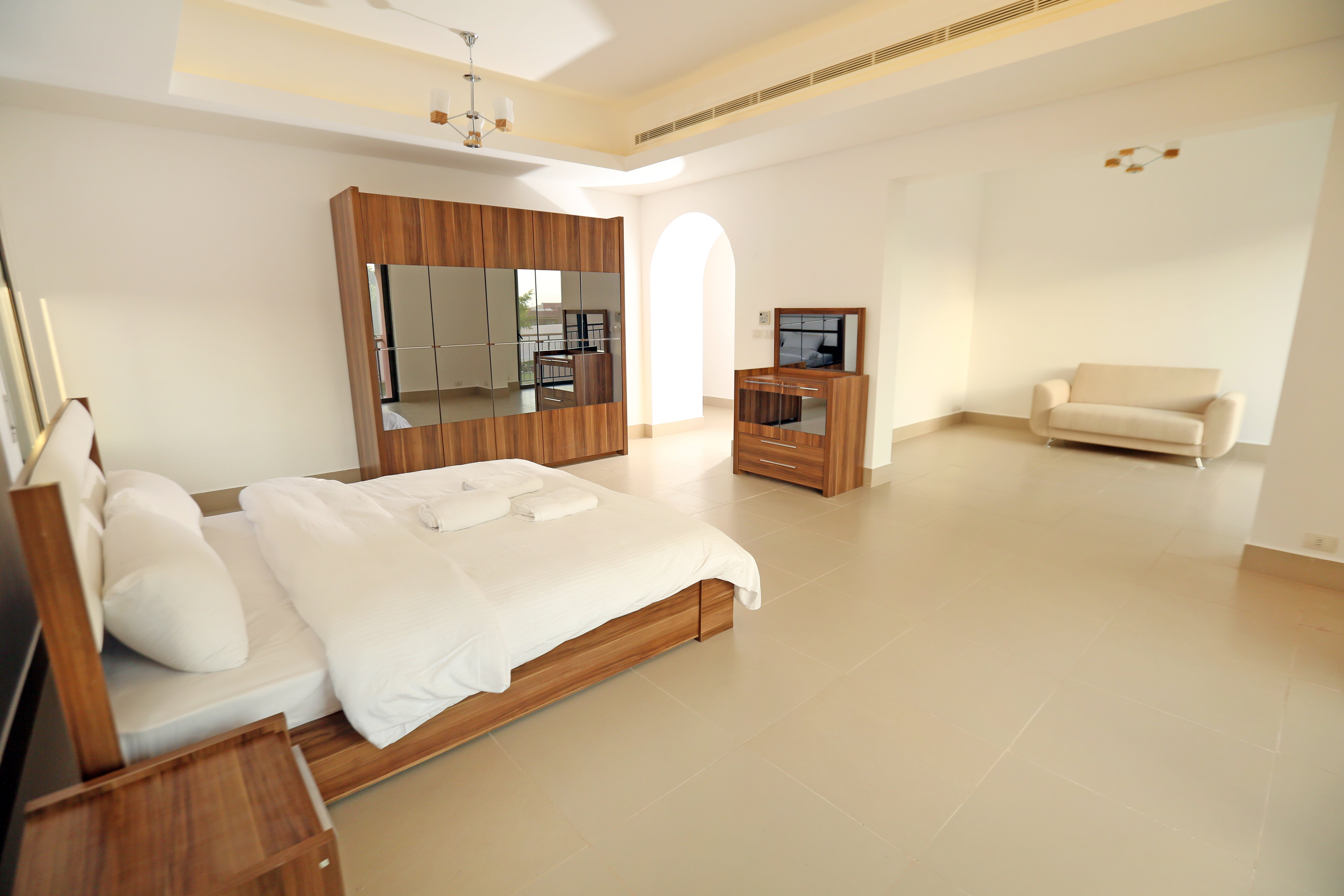 Villa Three Bedrooms with More Than Three Bathrooms