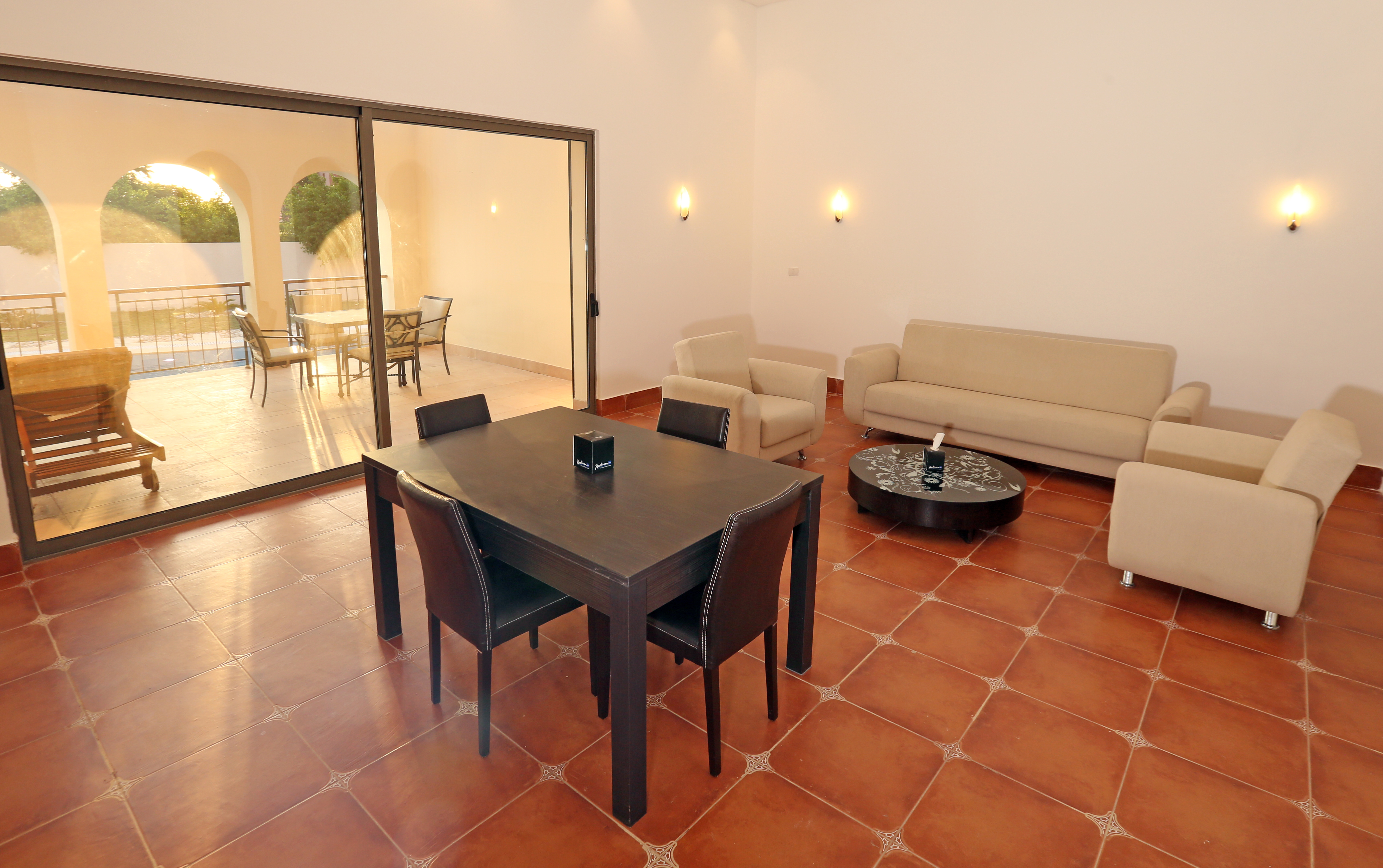 Villa Three Bedrooms with More Than Three Bathrooms