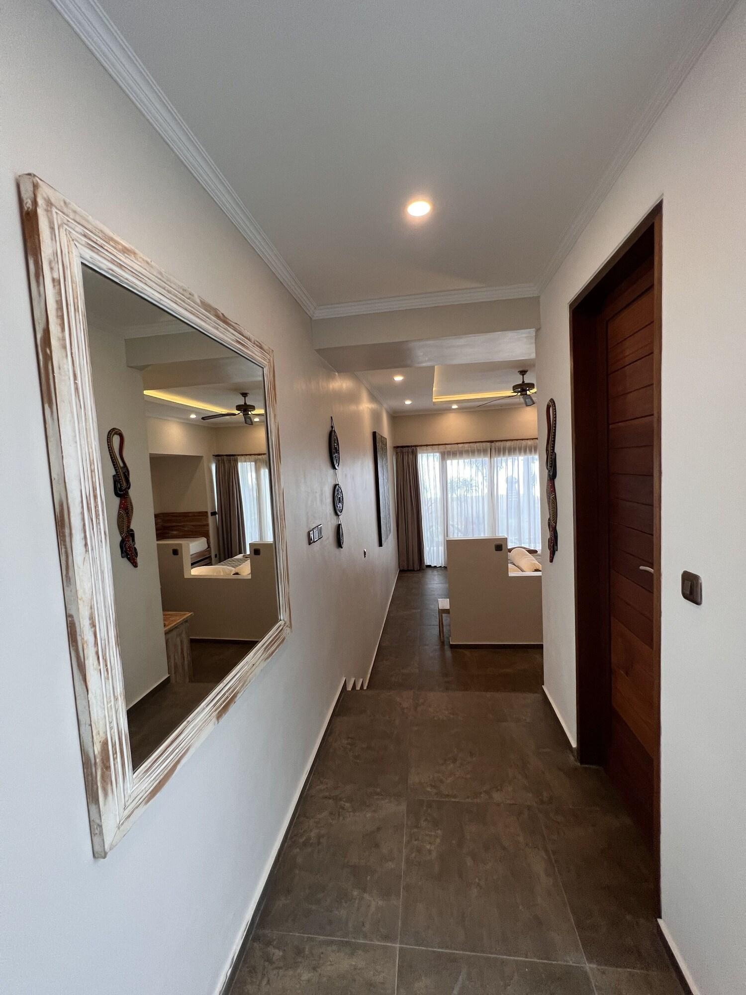 Bungalow Queen Size Bed