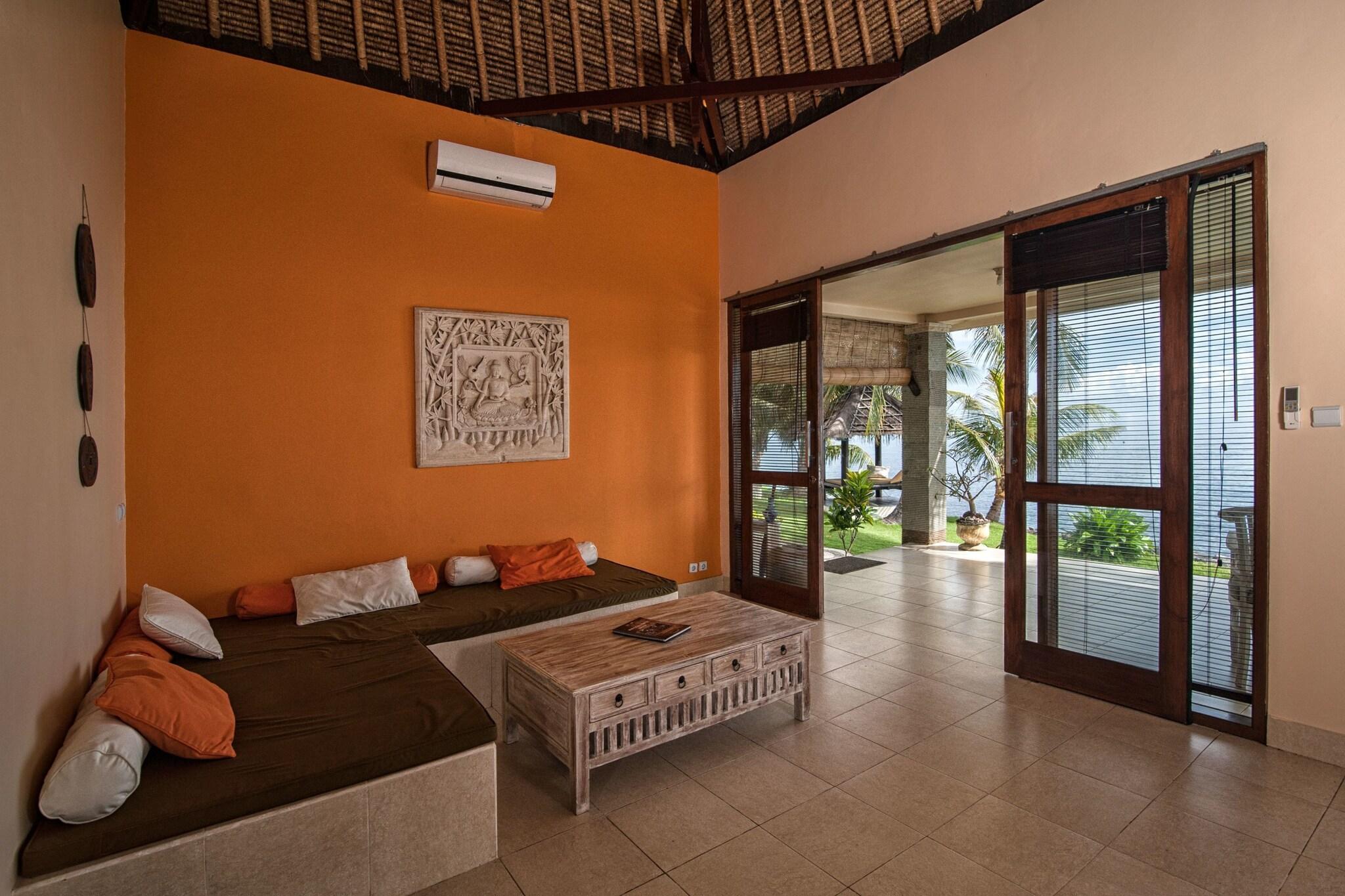 Bungalow Deluxe Queen Bed