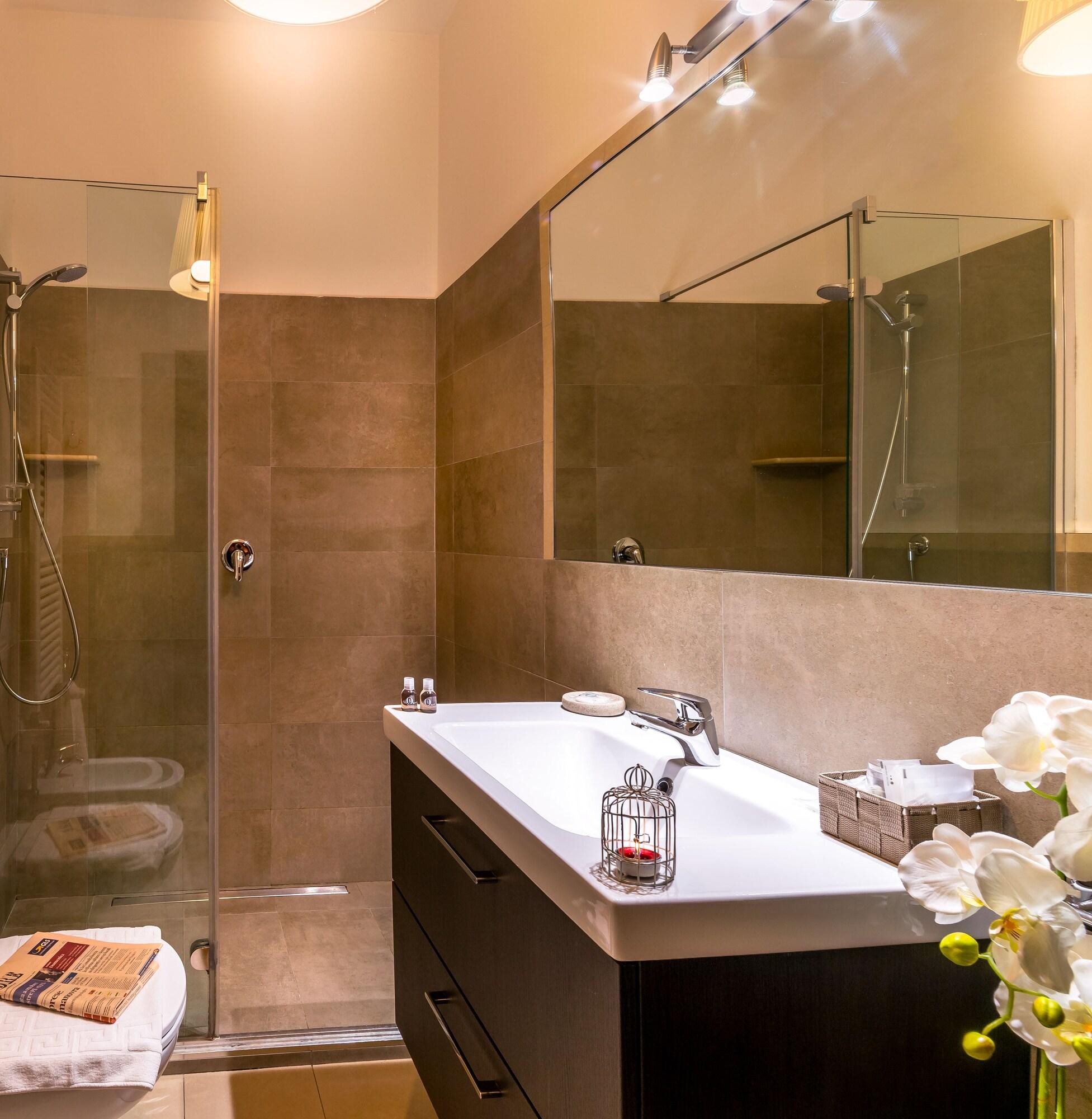 Double City View Queen Bed