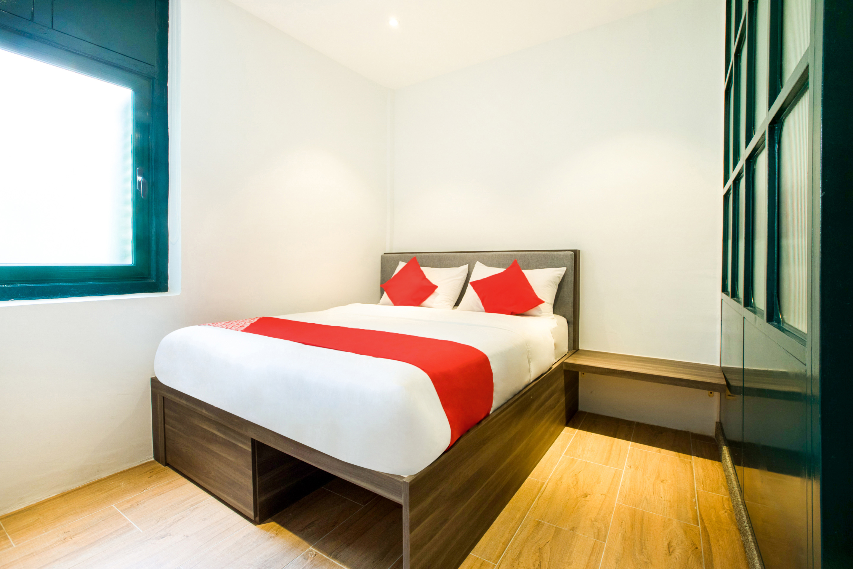 Double Deluxe Queen Bed