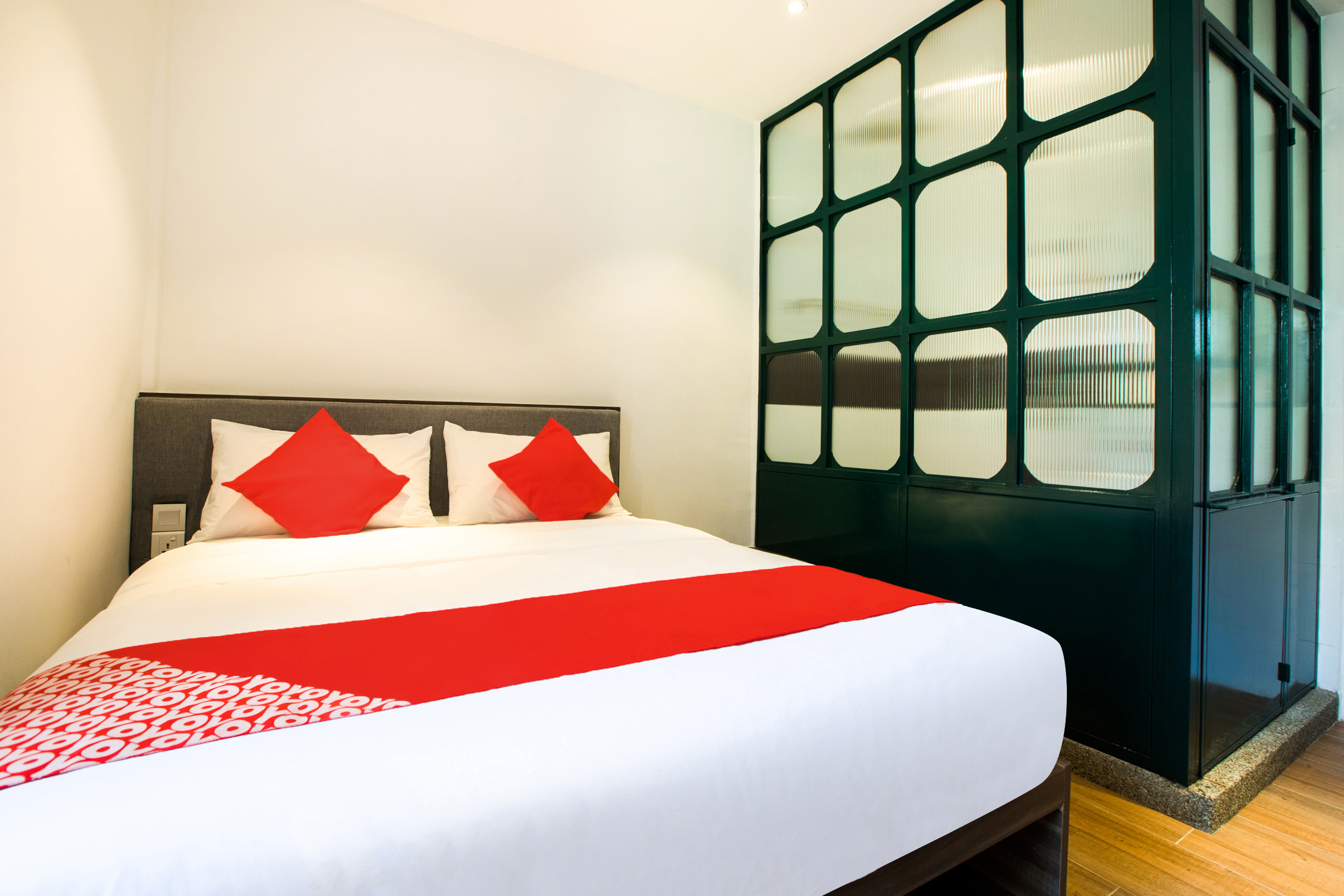 Double Deluxe Queen Bed