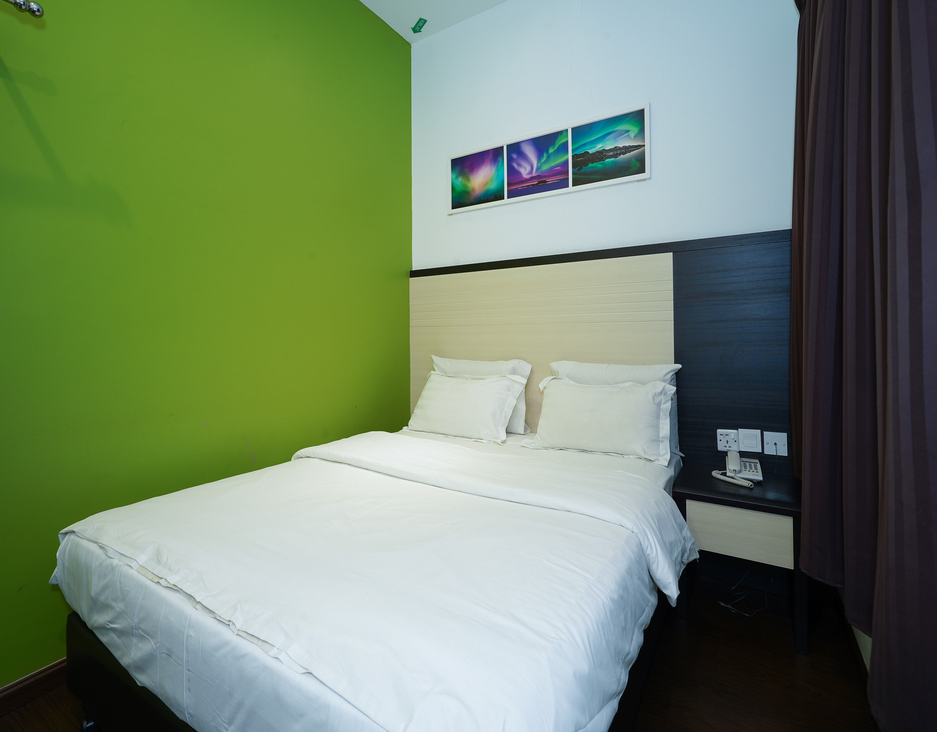 Double Deluxe Queen Bed