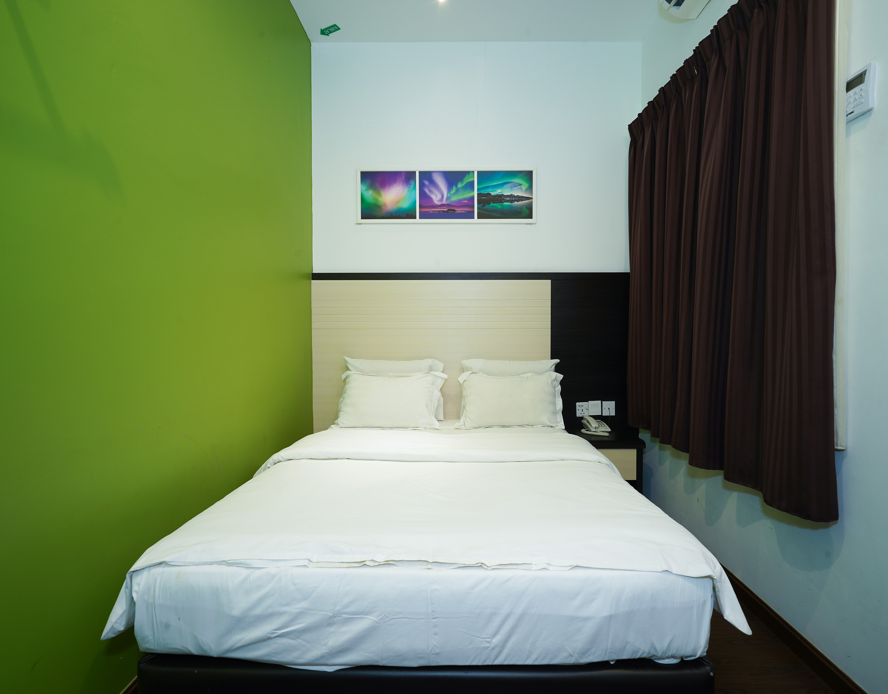 Double Deluxe Queen Bed