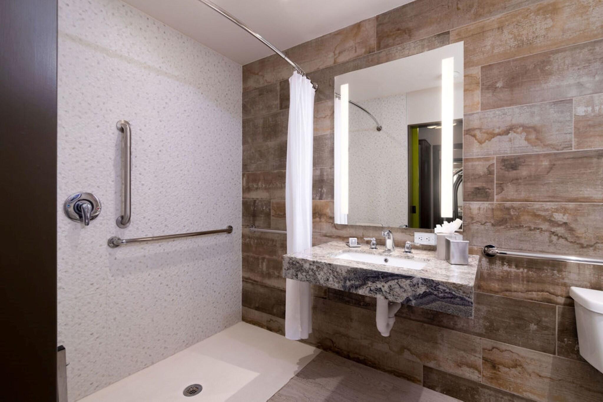 Junior Suite Accessible King Size Bed