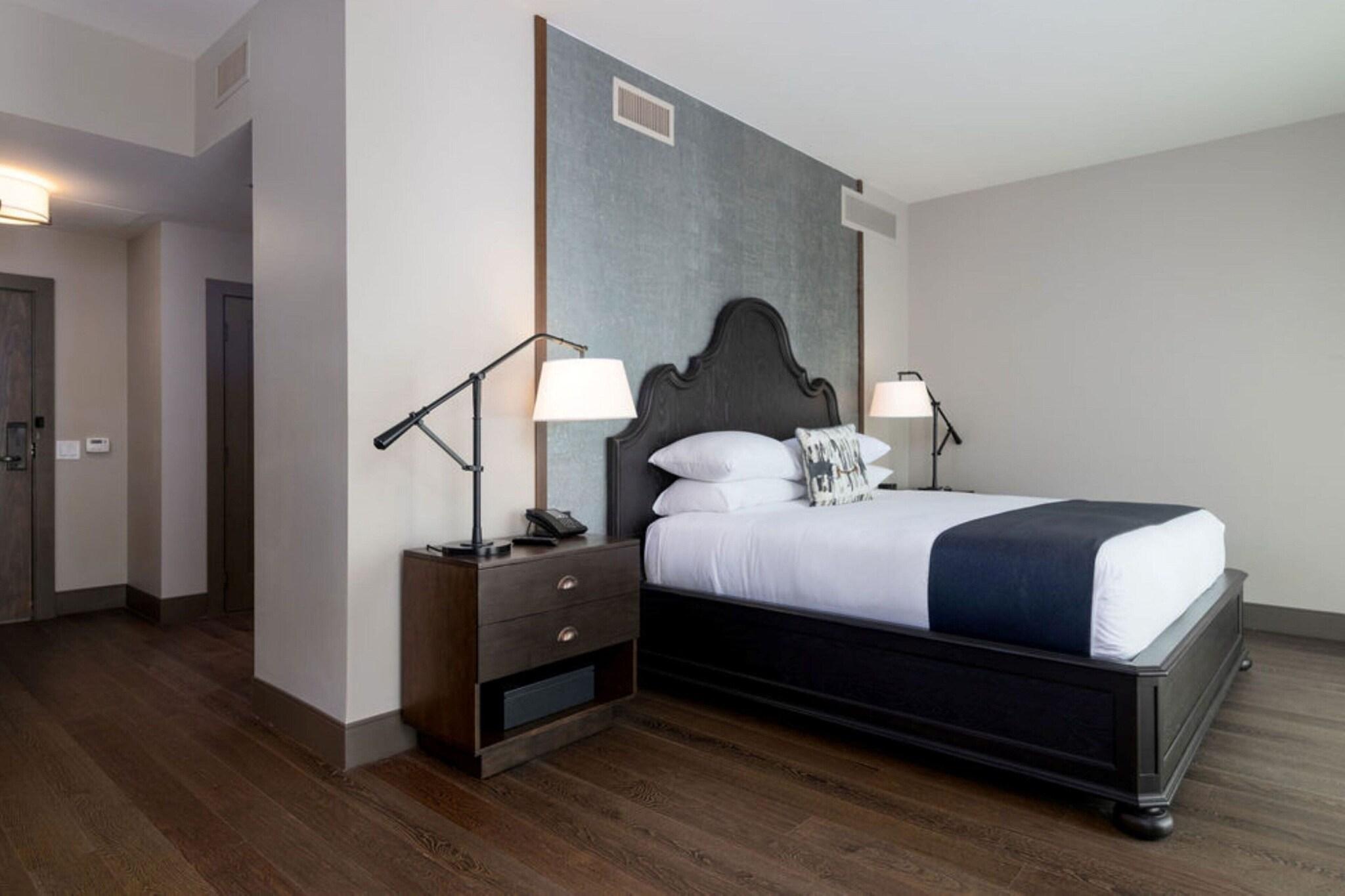 Junior Suite King Size Bed