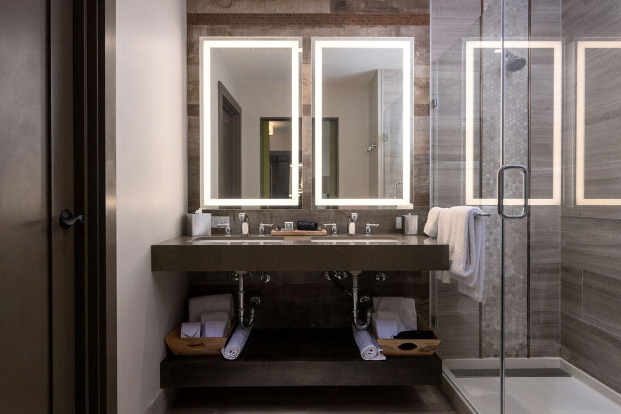 Junior Suite King Size Bed