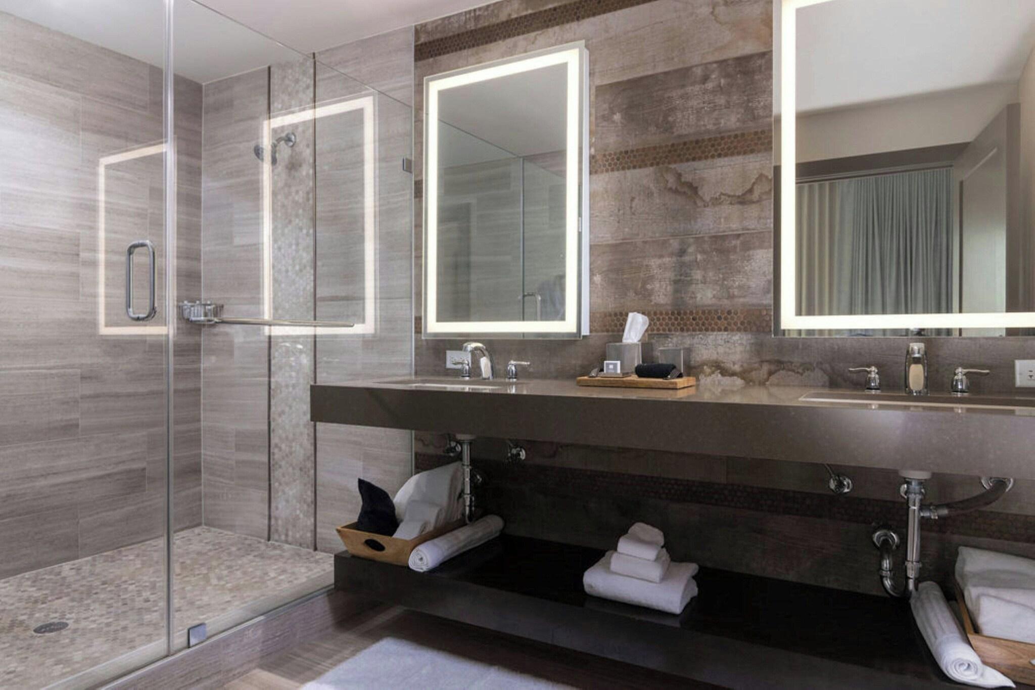 Junior Suite King Size Bed