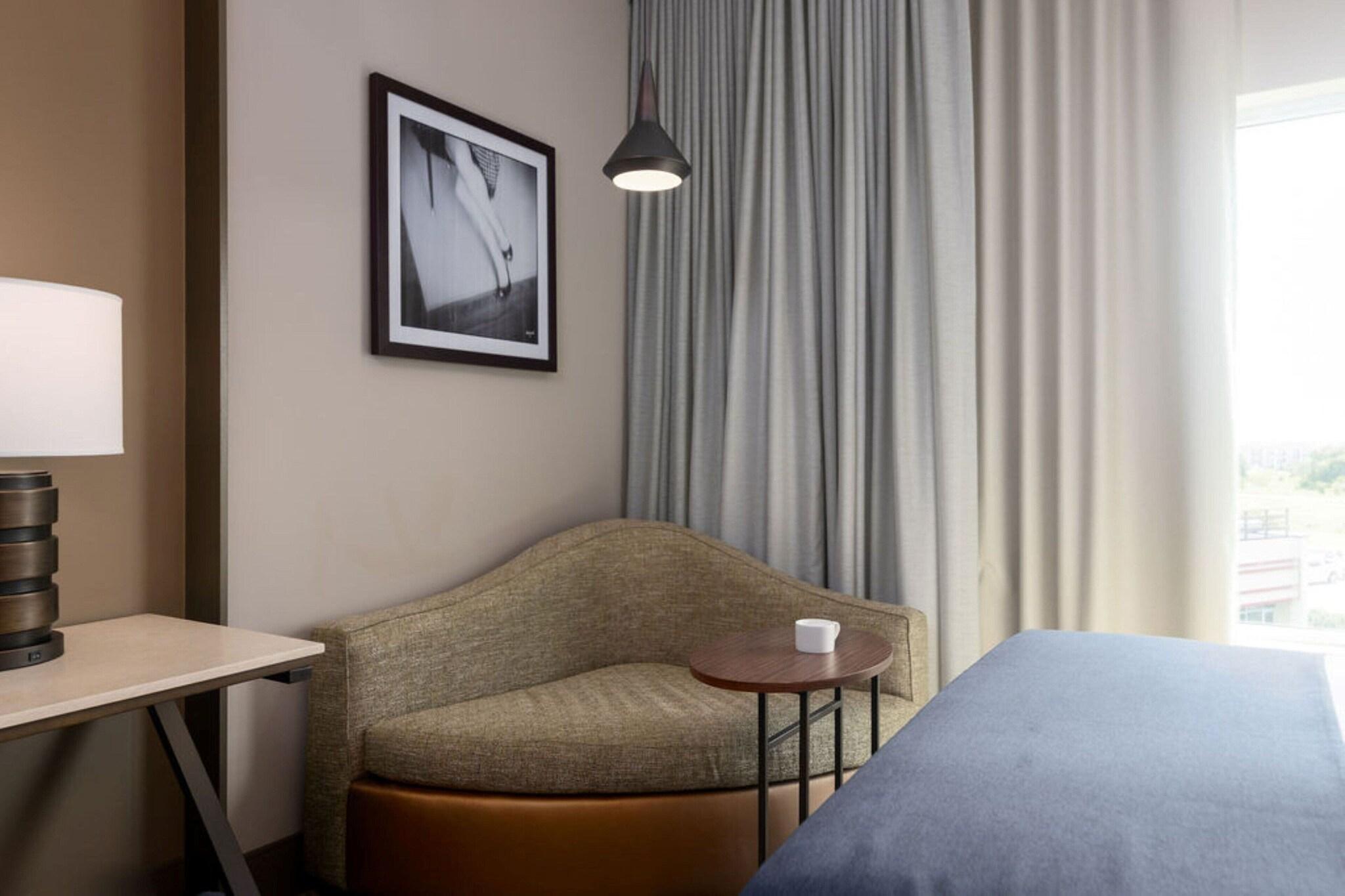 Double Deluxe King Bed