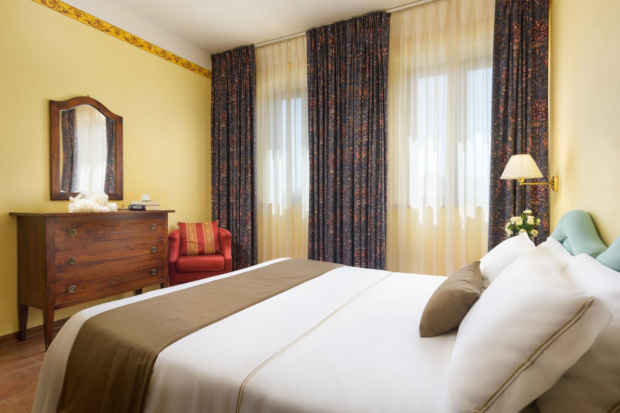 Family Room Queen Size Bed