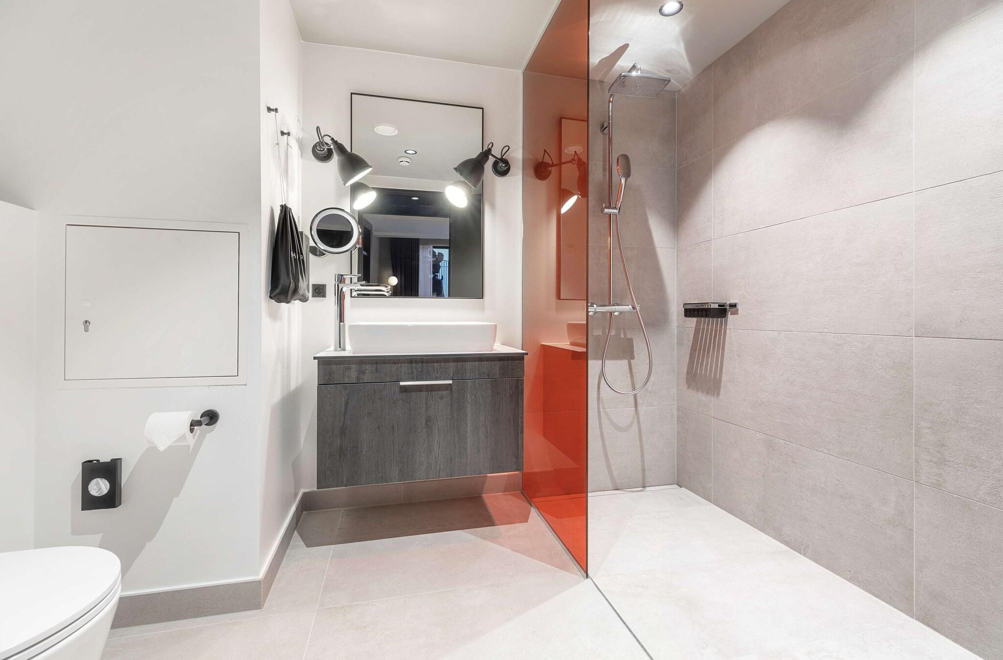 Double or Twin King Size Bed