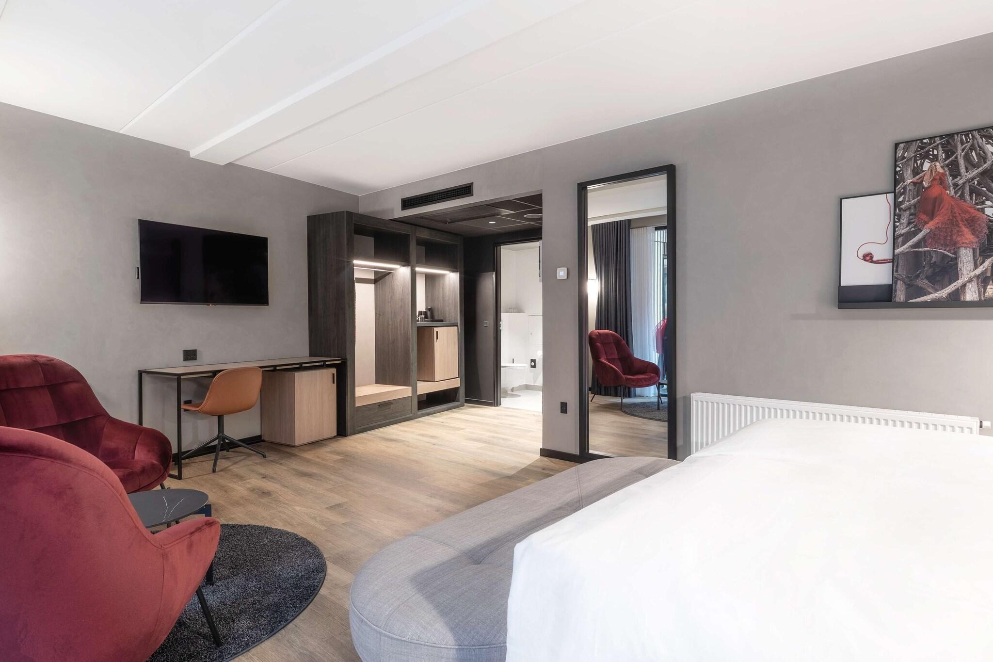 Double or Twin King Size Bed