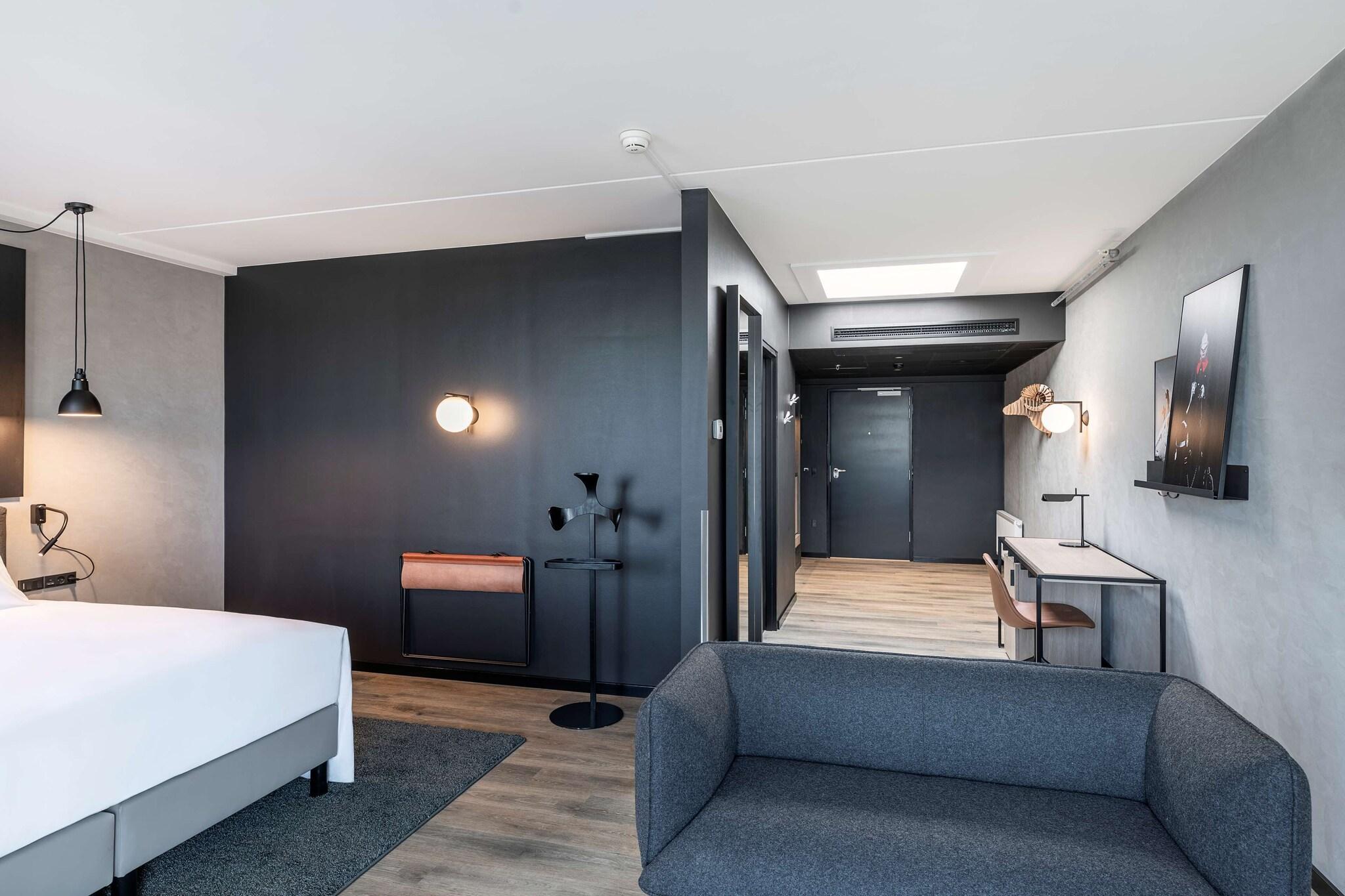 Suite City View King Bed