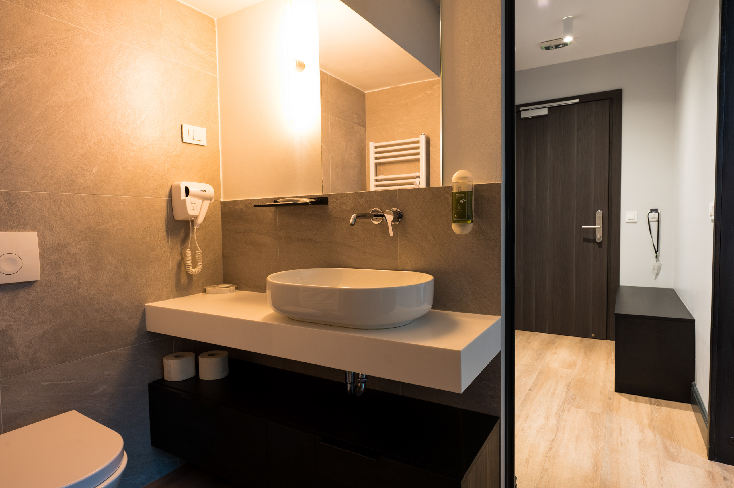 Double or Twin Deluxe King Bed