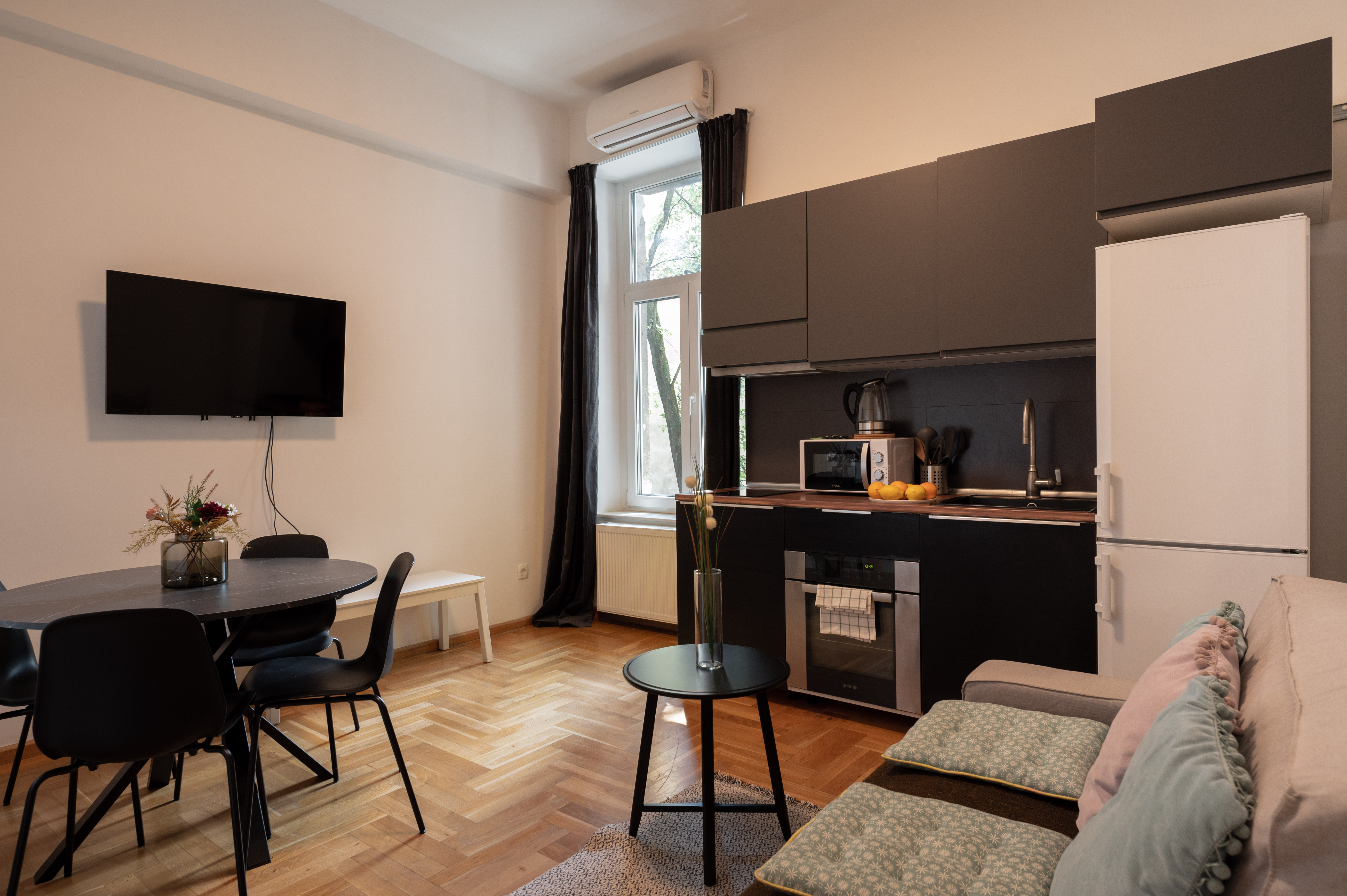 Suite Two Bedrooms One Bathroom