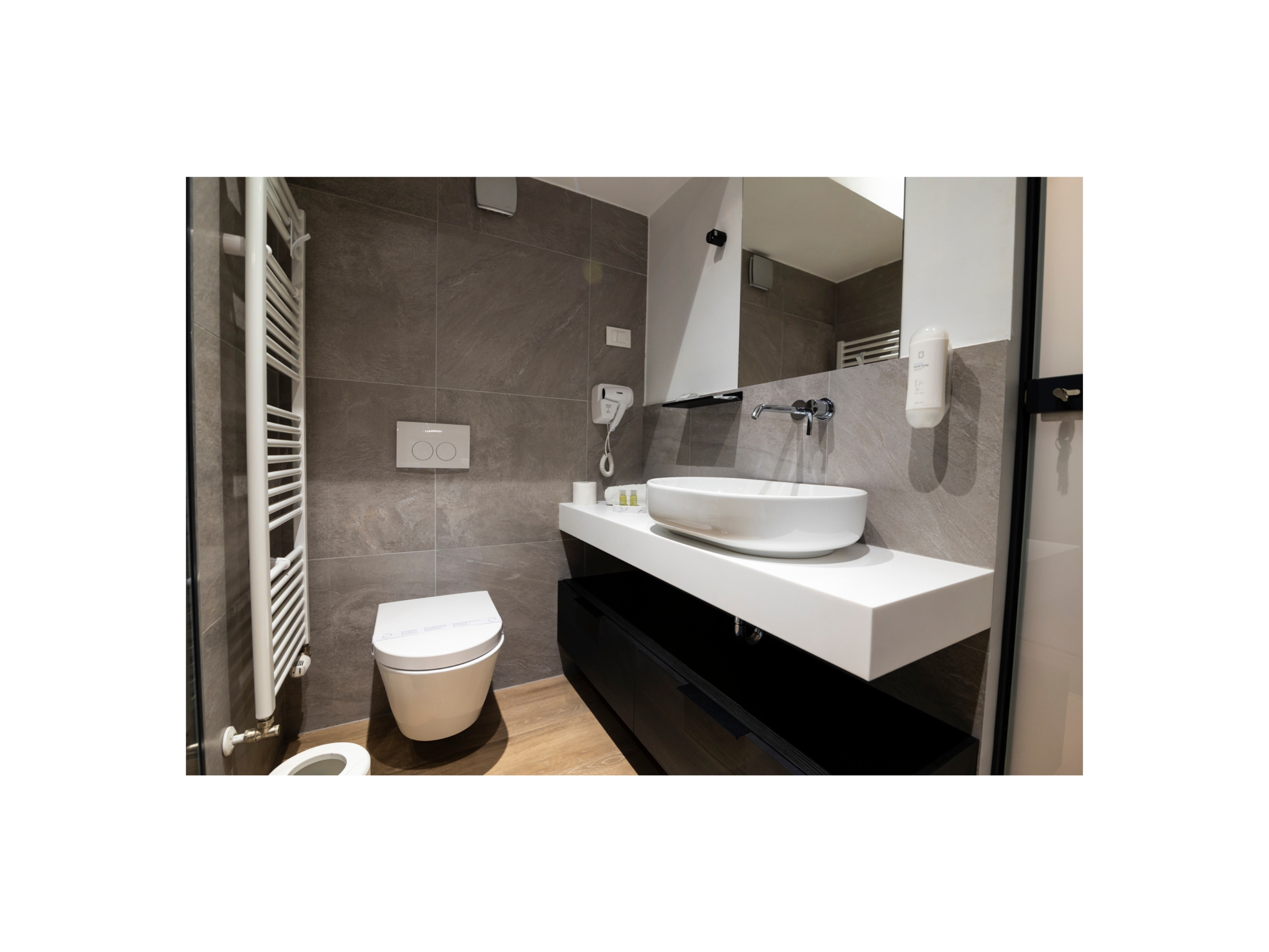 Double or Twin Deluxe King Bed