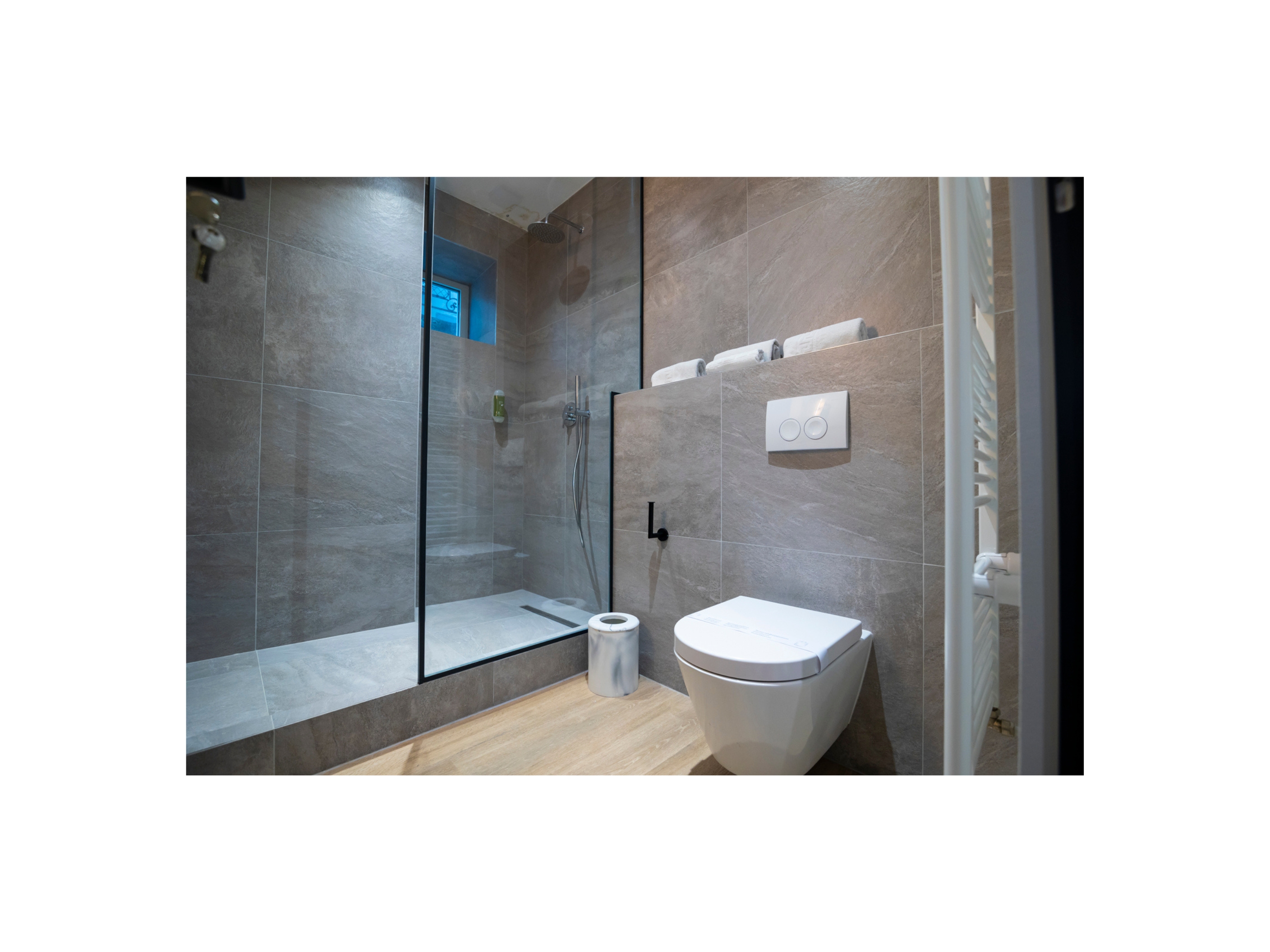 Double or Twin Deluxe King Bed