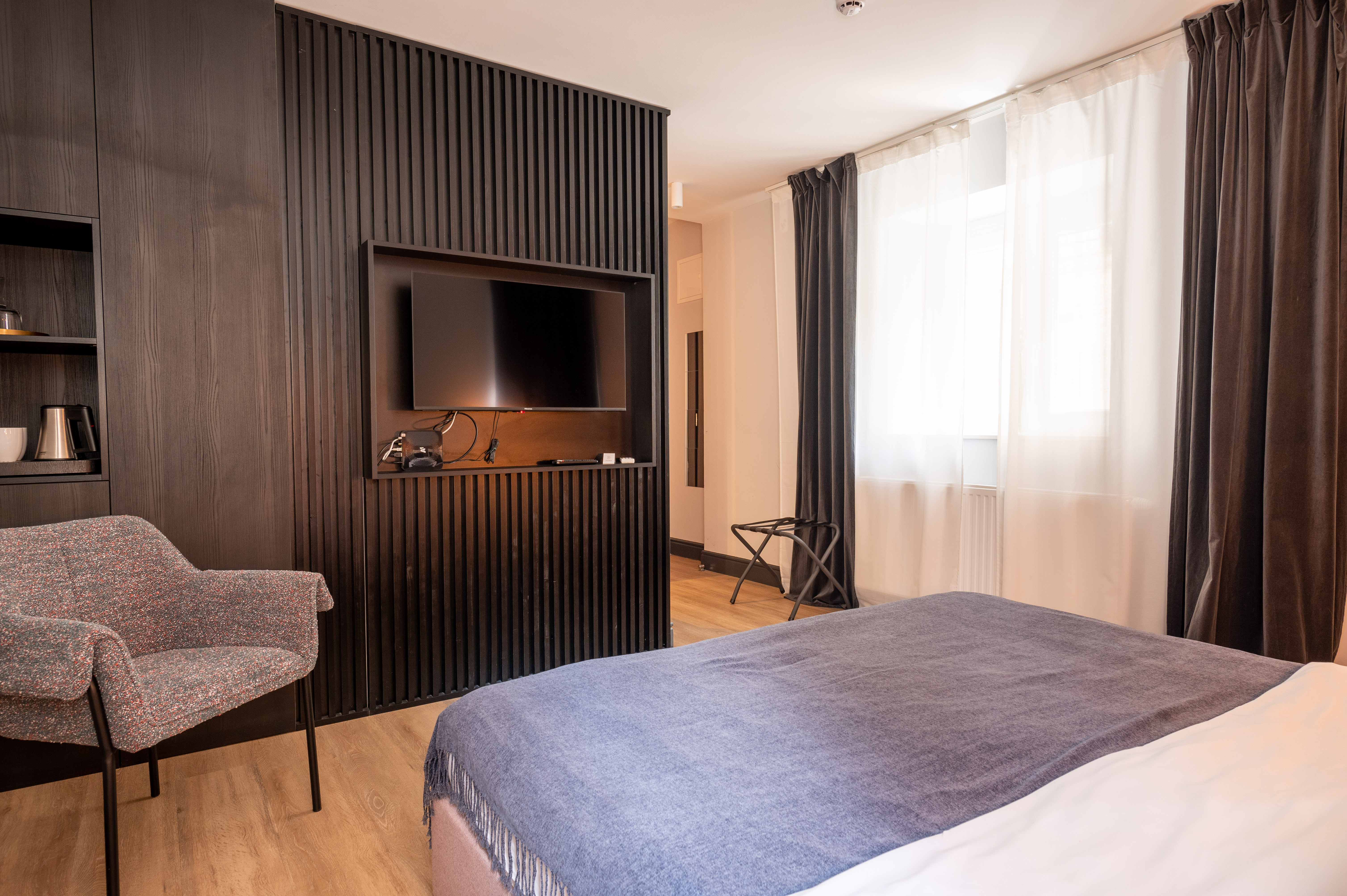 Double or Twin Deluxe King Bed