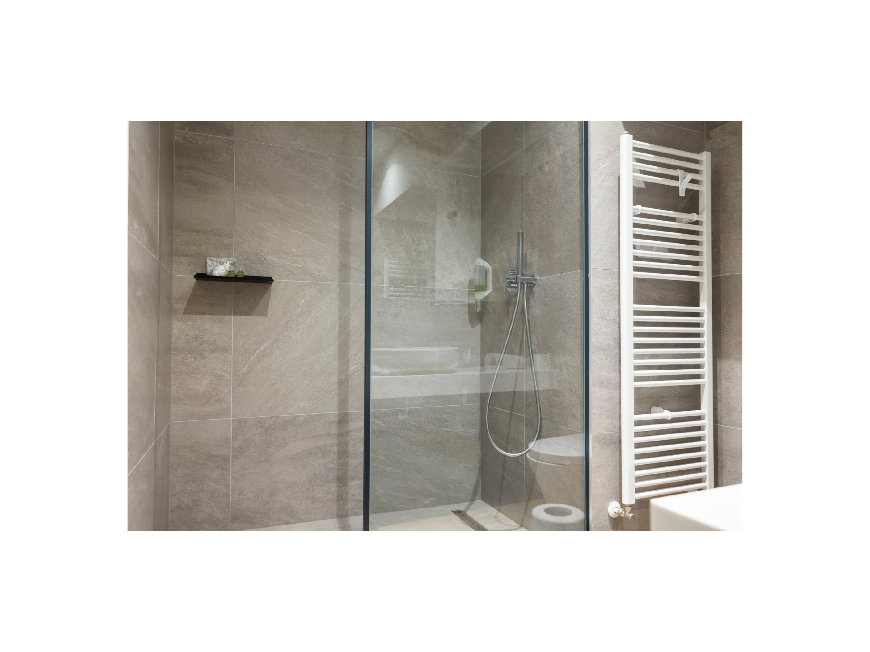 Double or Twin Deluxe King Bed