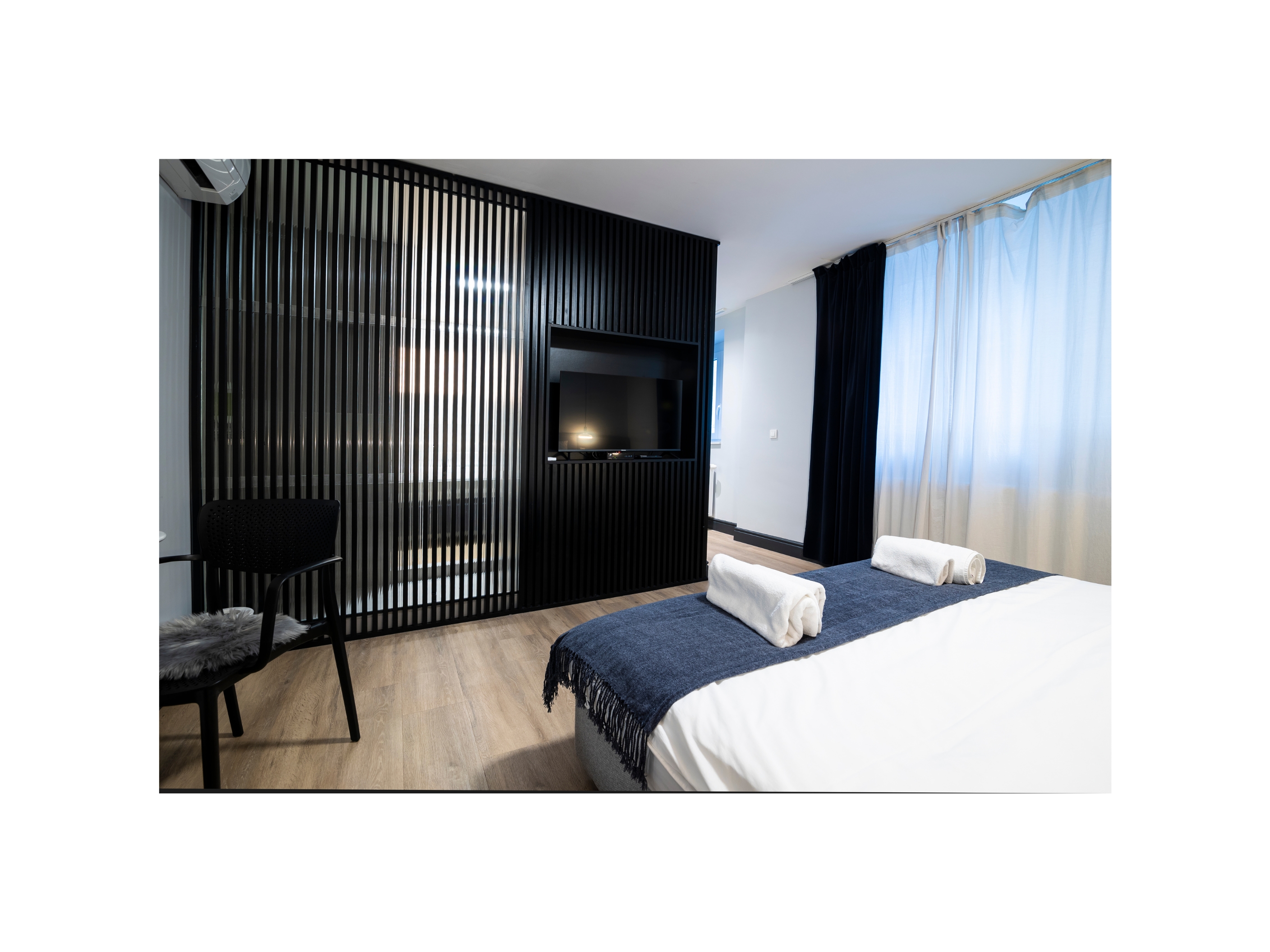 Double or Twin Deluxe King Bed