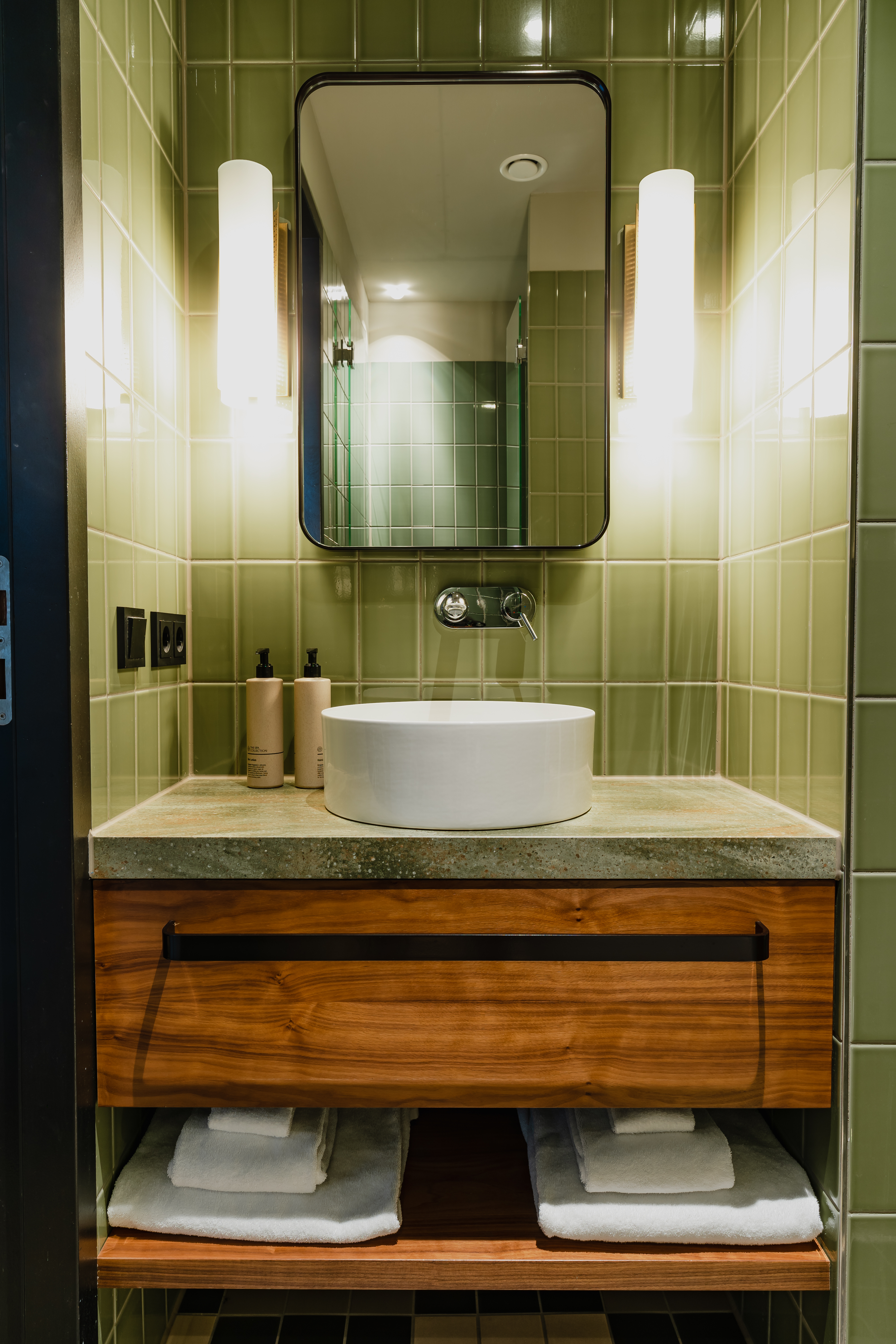 Double Executive Canal View