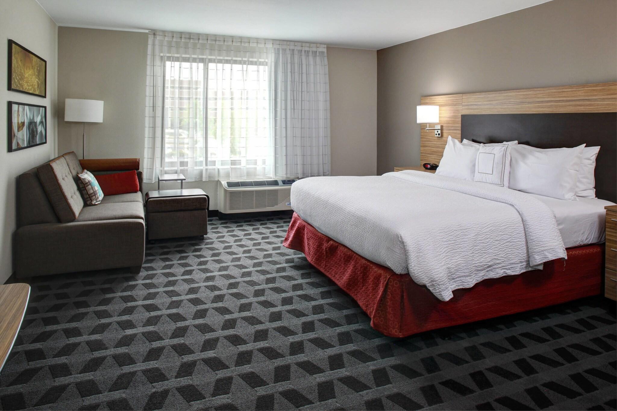 Studio King Size Bed