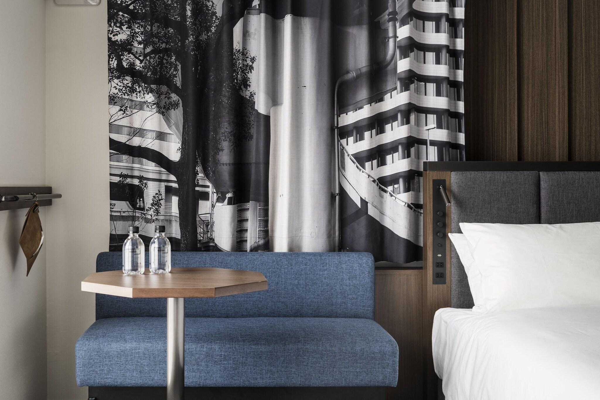 Double Accessible Smoking