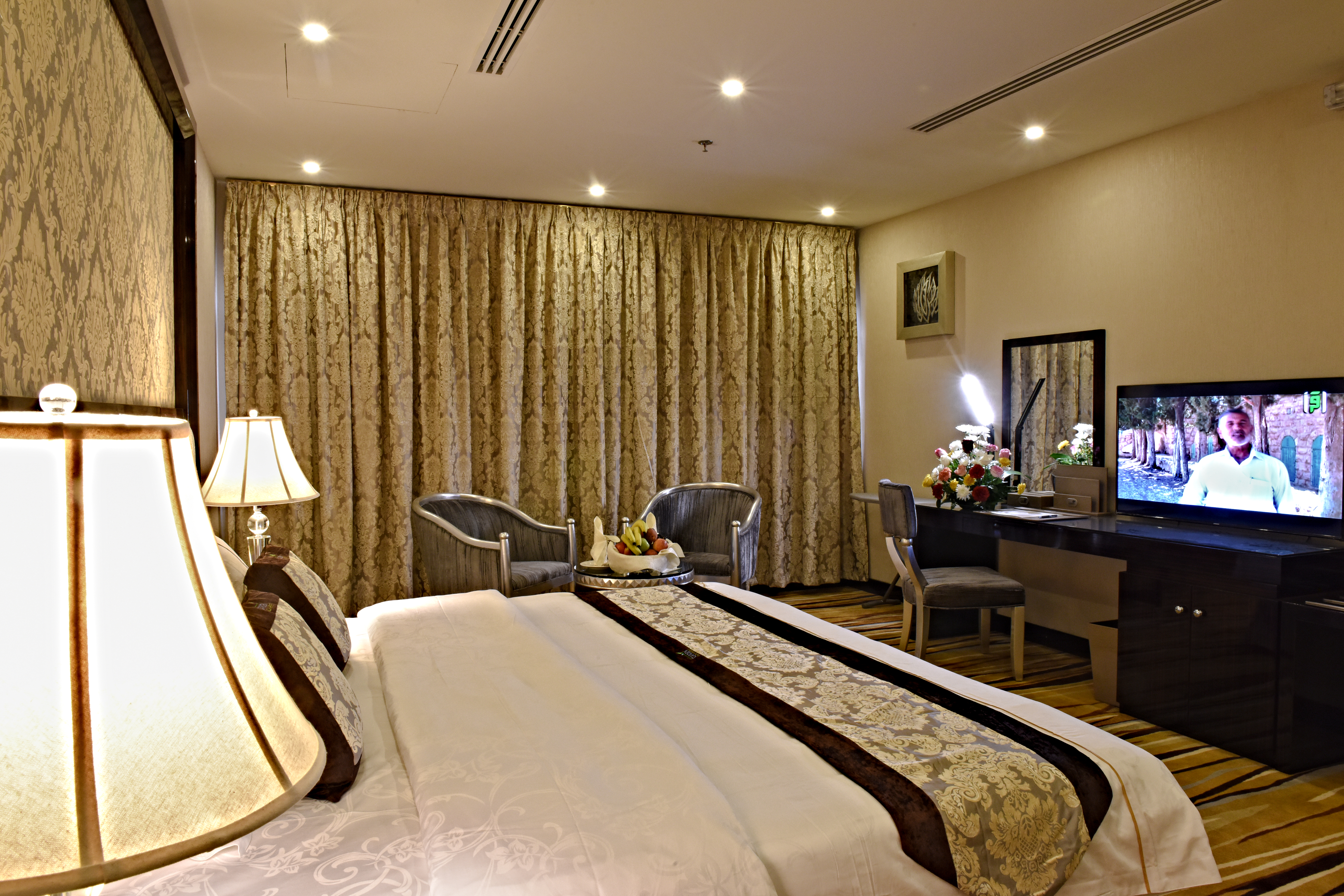 Double Deluxe King Bed