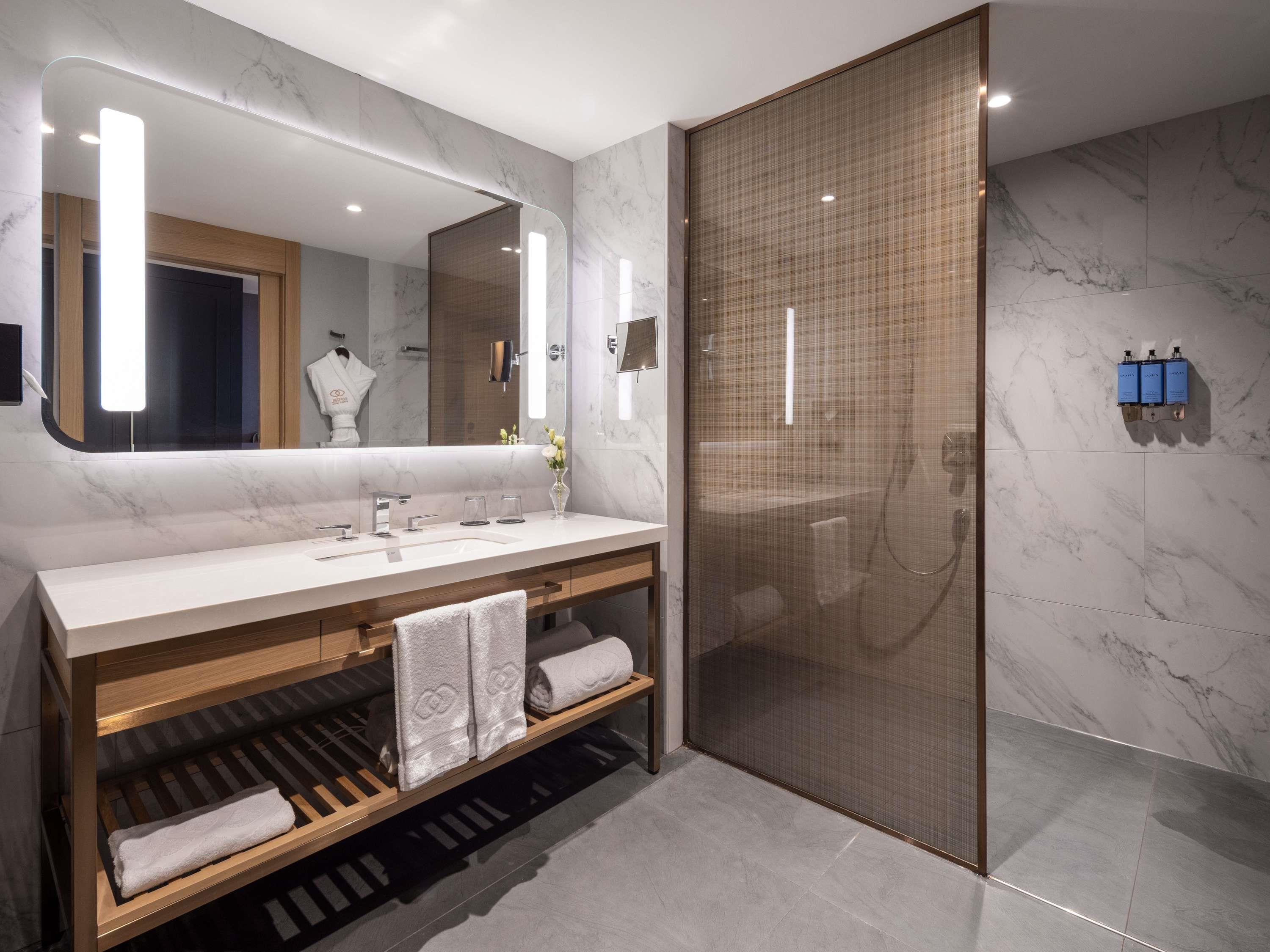 Twin Luxury