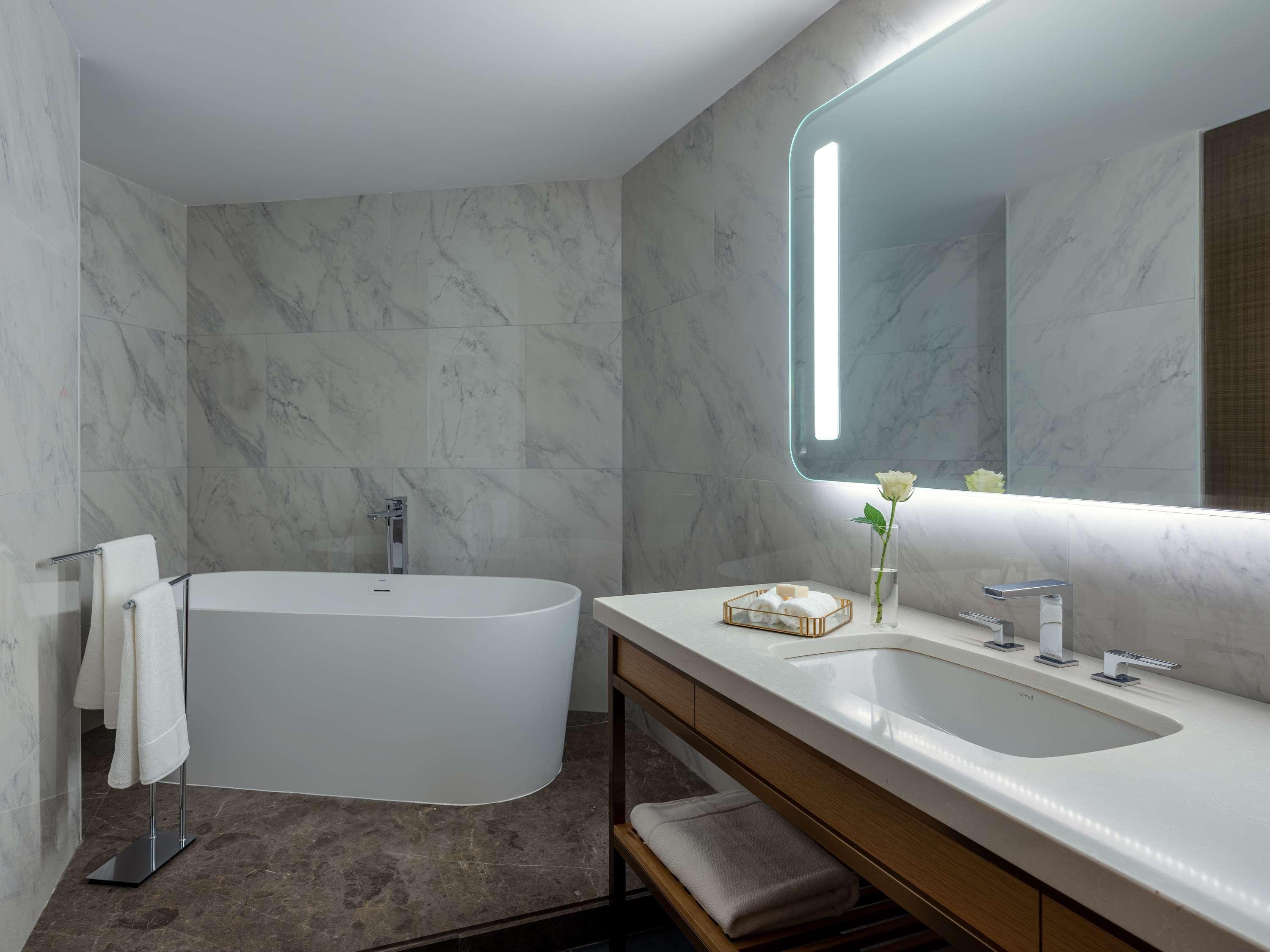 Junior Suite King Size Bed