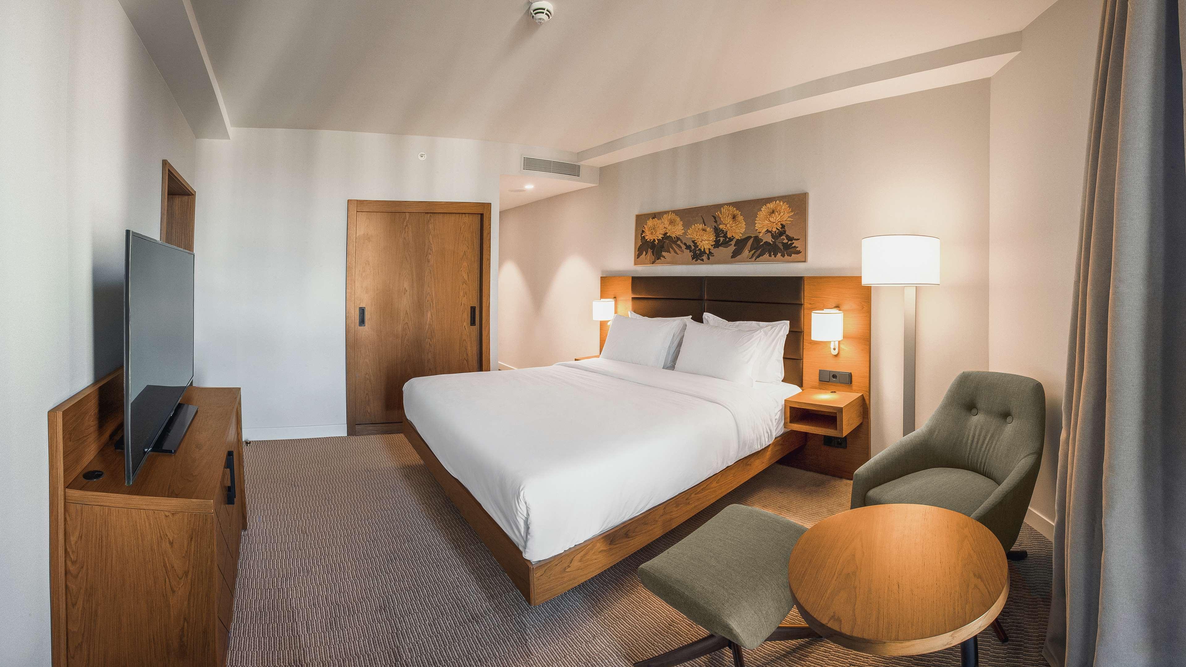 Suite King Bed One Bedroom 