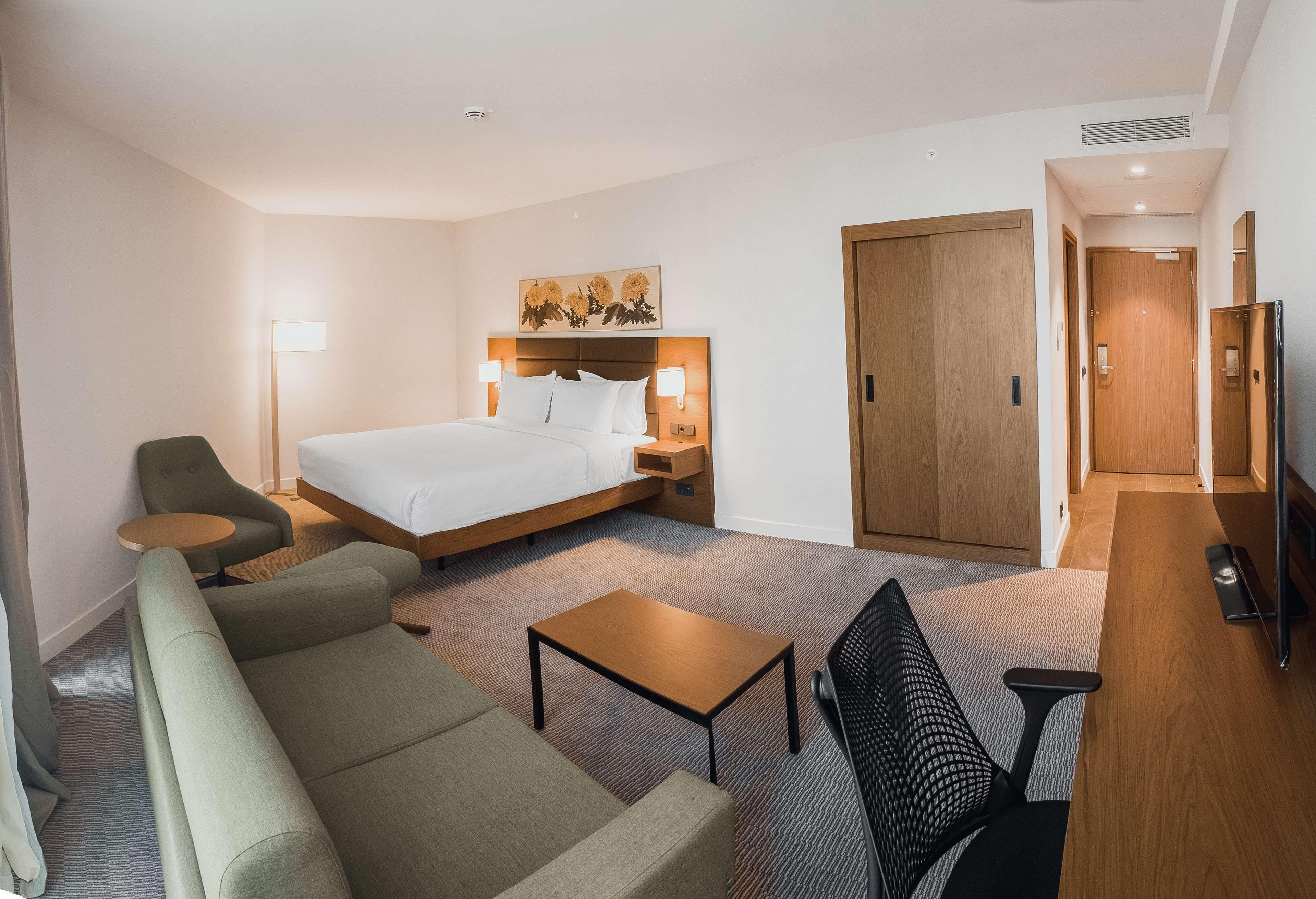 Junior Suite King Size Bed