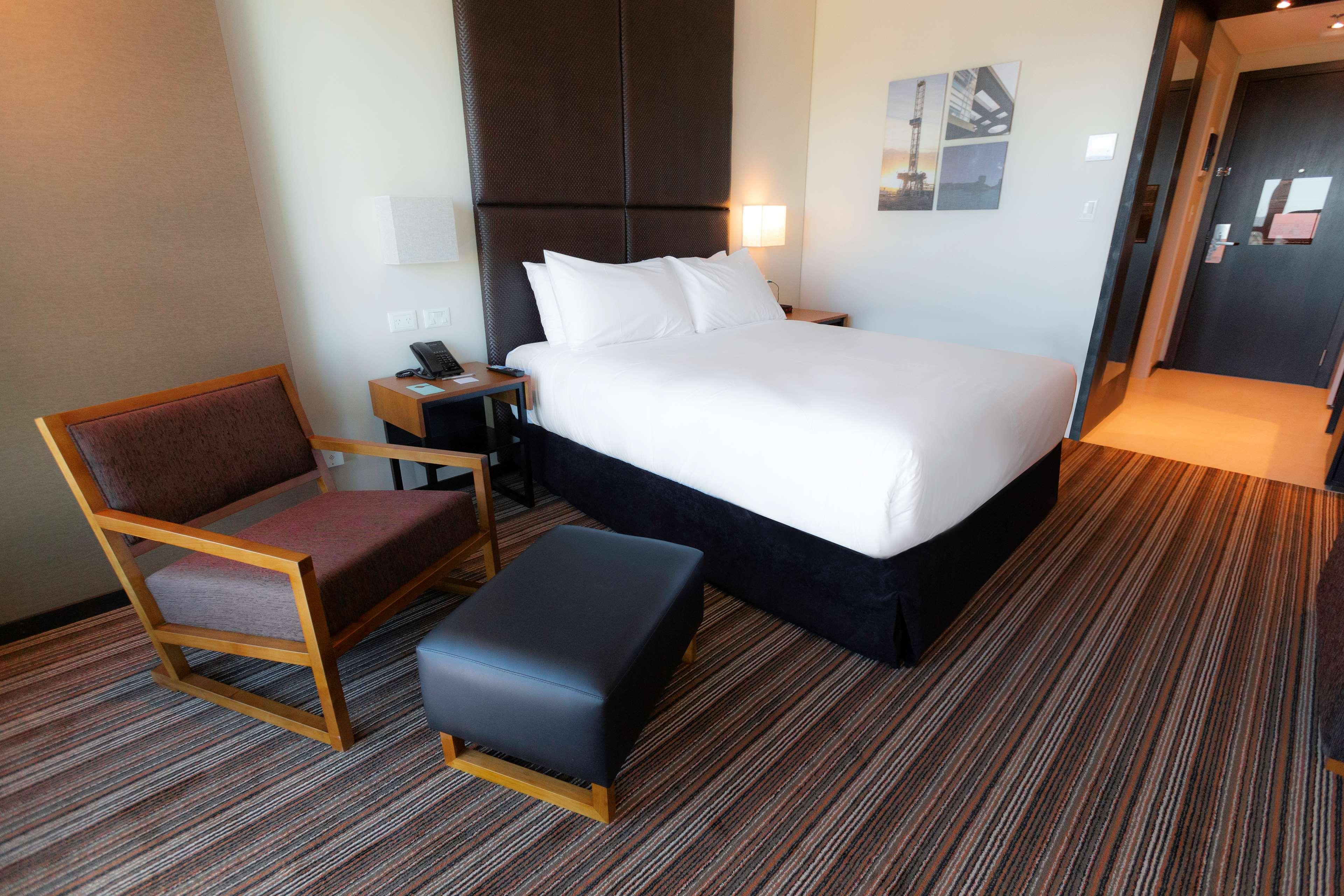 Room City View Queen Bed