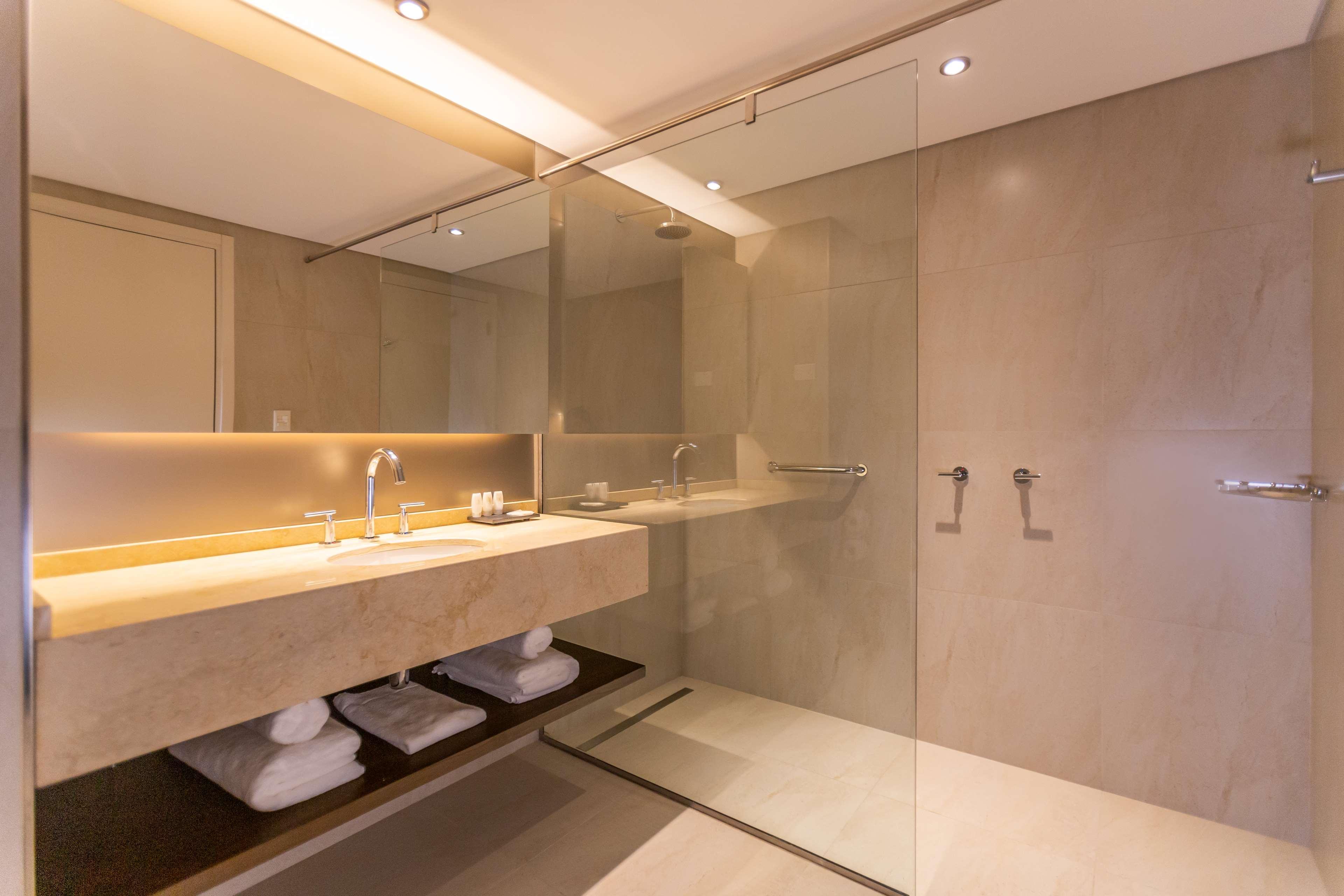 Twin Executive City View