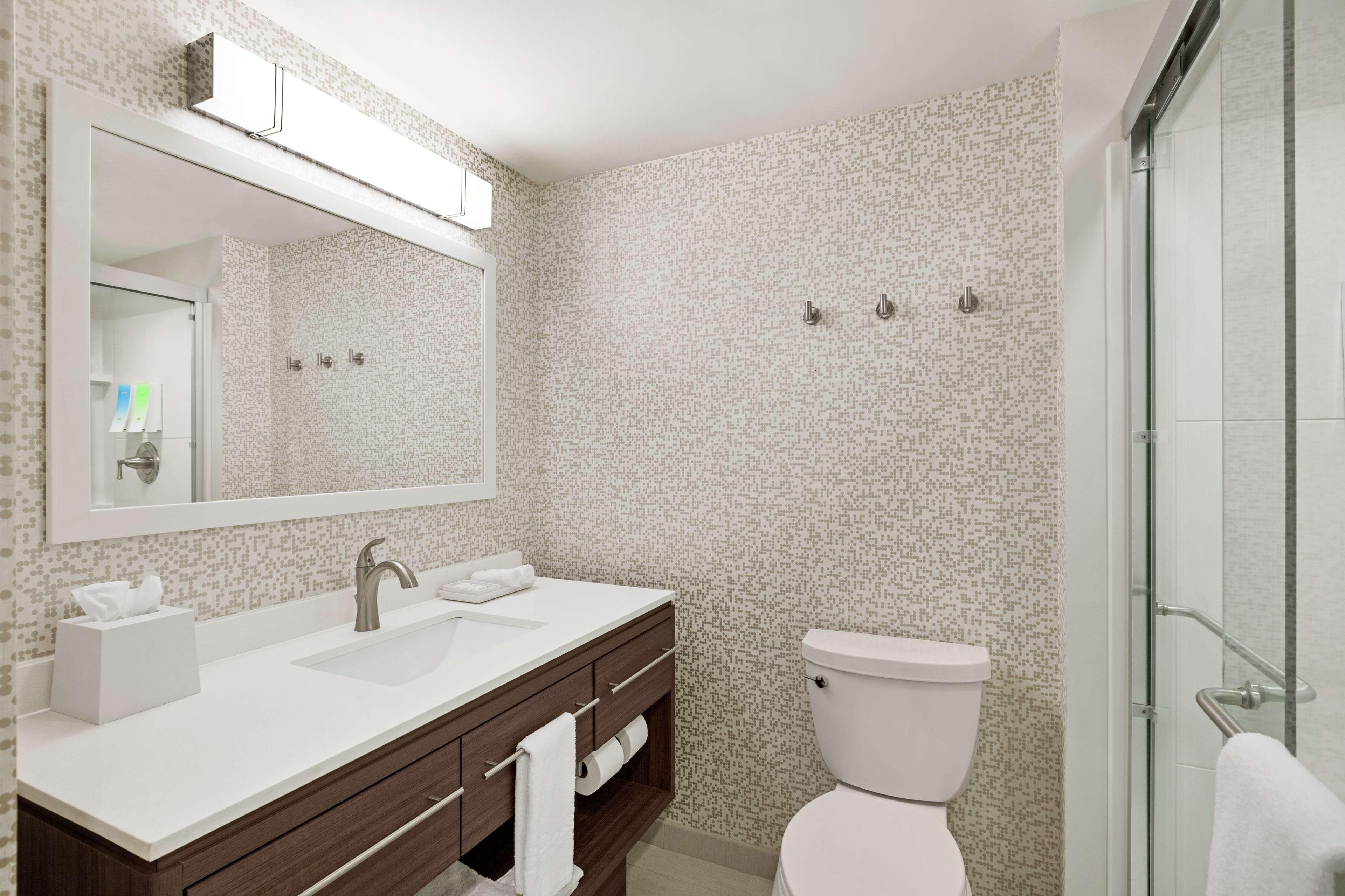 Studio Two Queen Beds