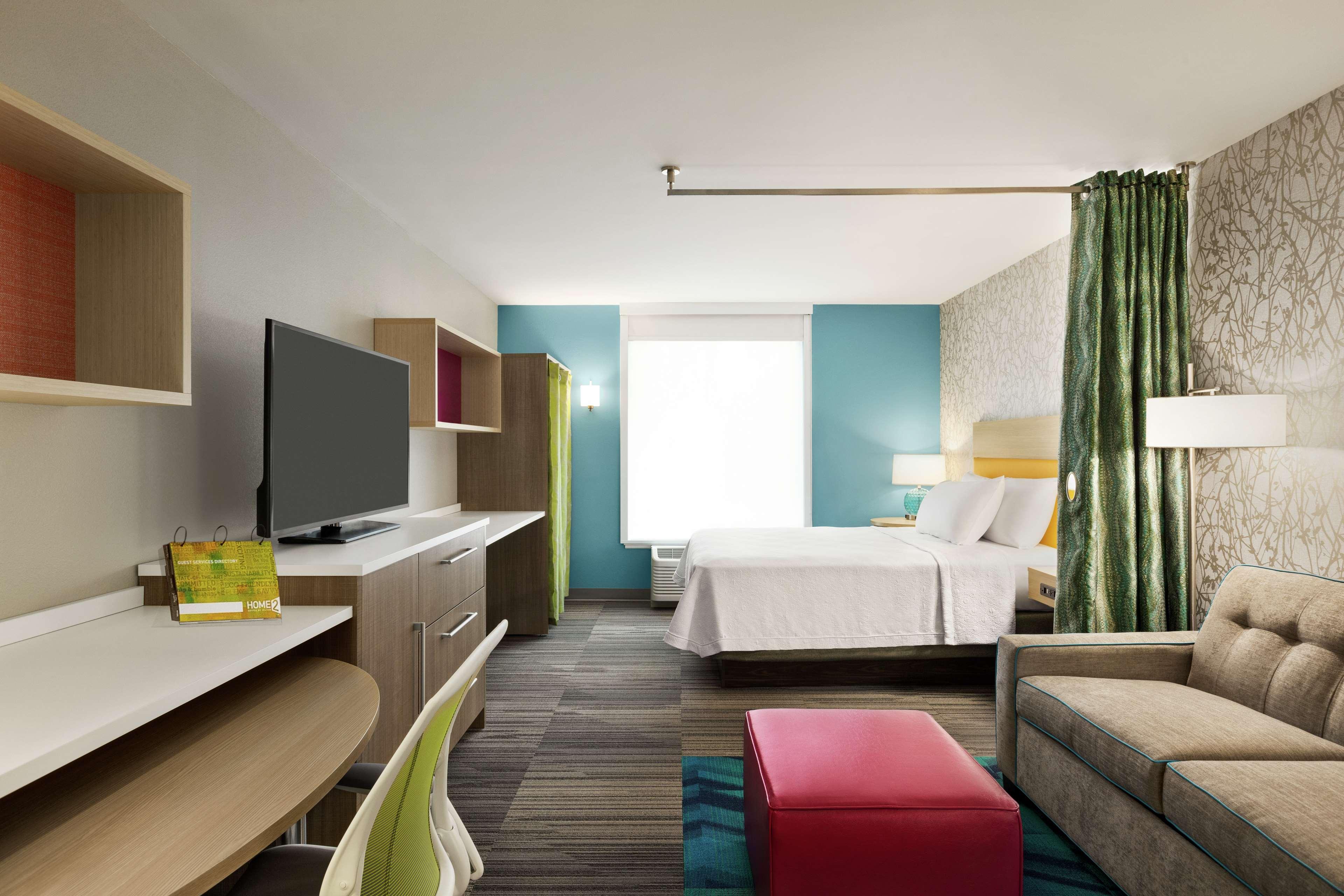 Studio Queen Size Bed