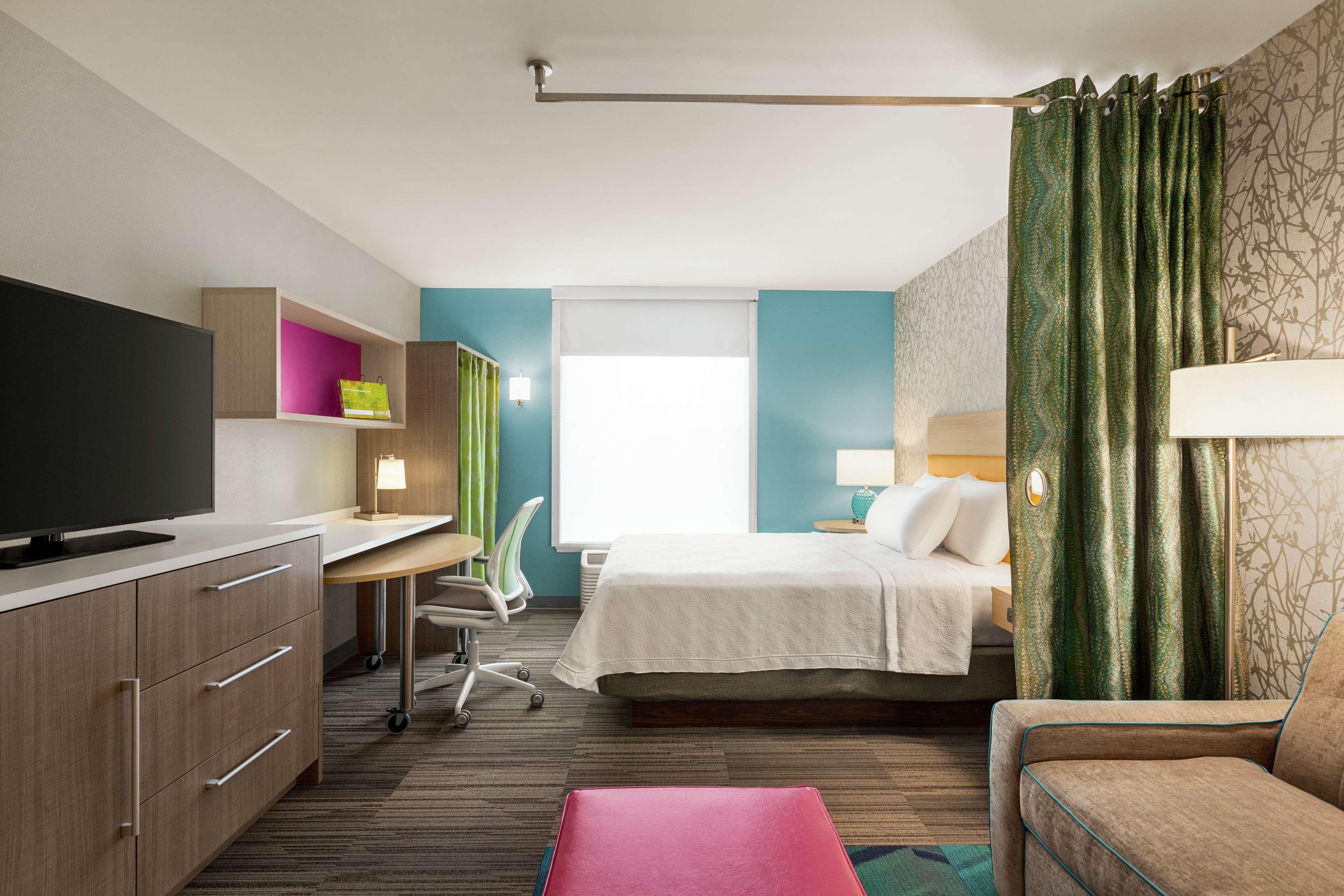 Studio Queen Size Bed