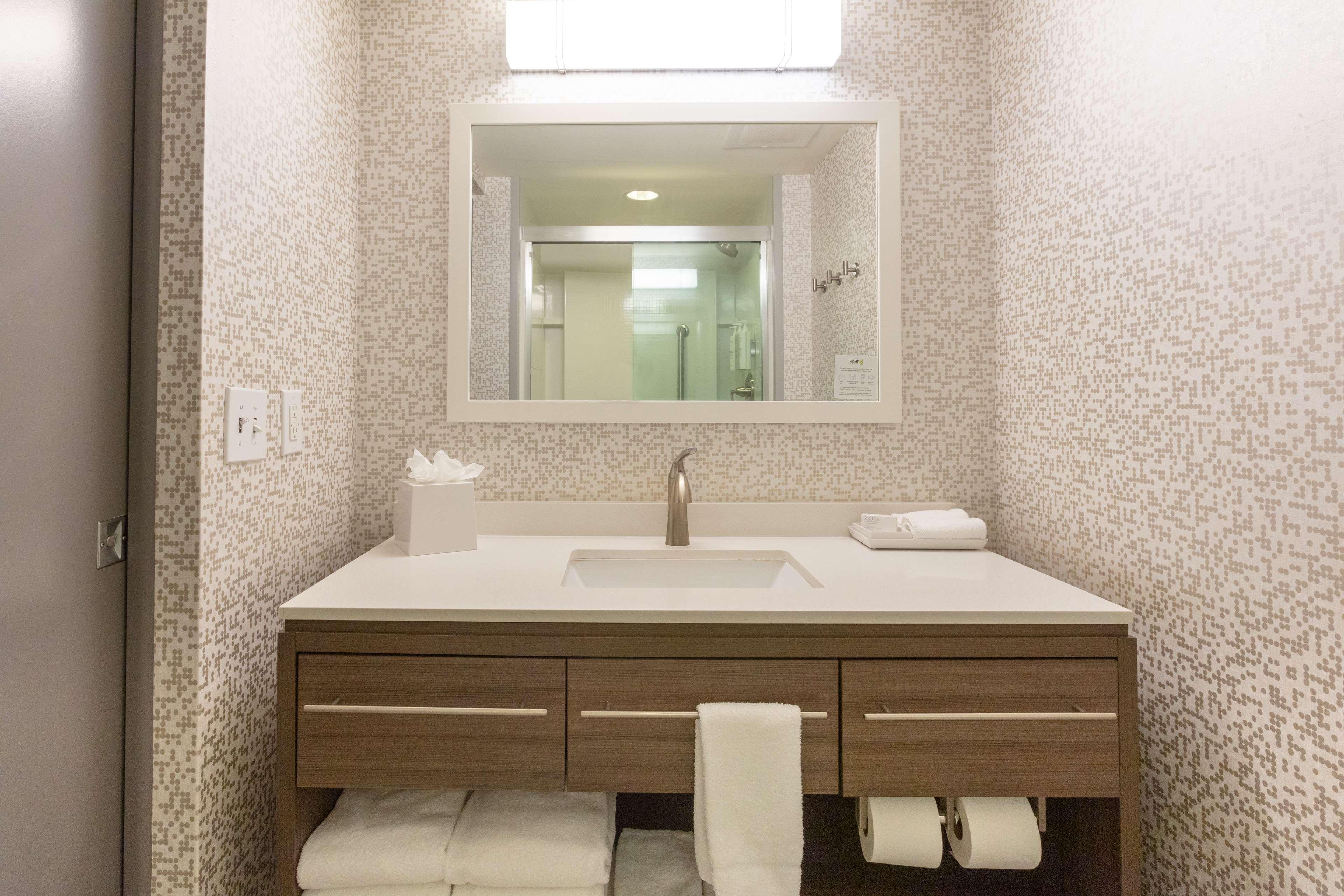 Studio Two Queen Beds