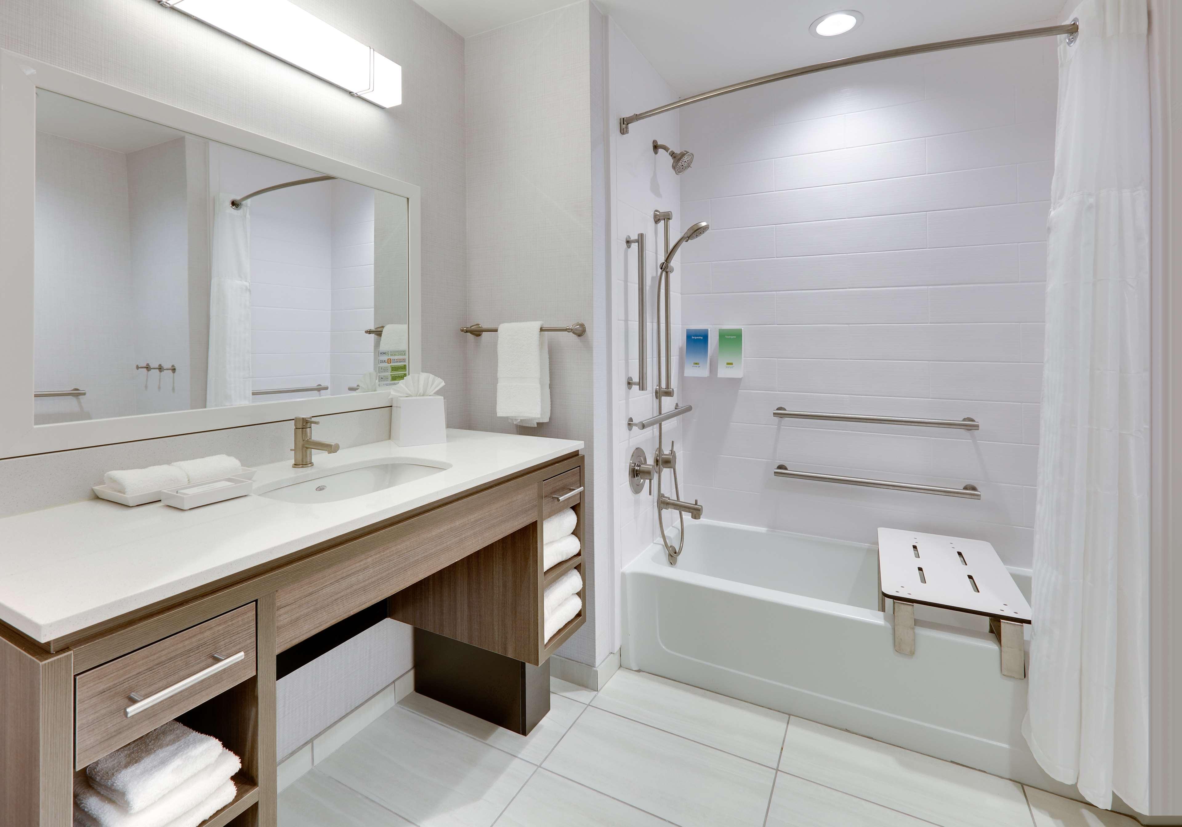 Studio Two Queen Beds