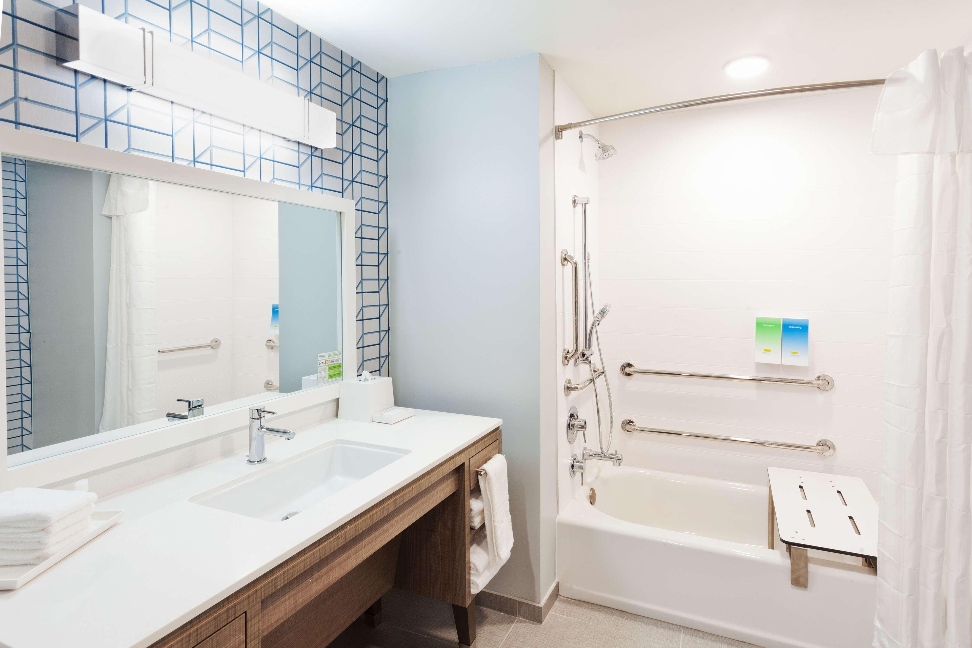 Studio Two Queen Beds