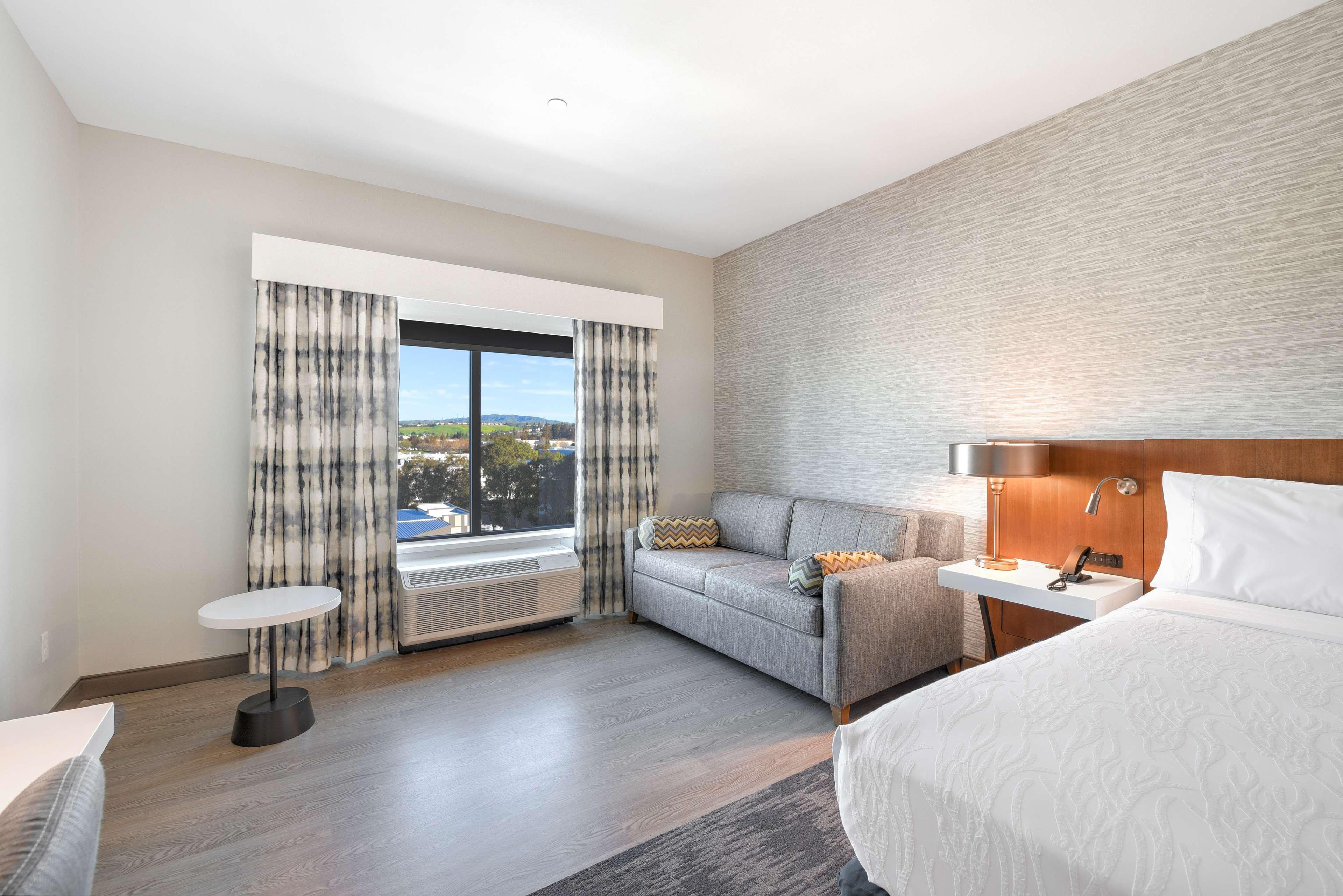 Double Deluxe King Bed