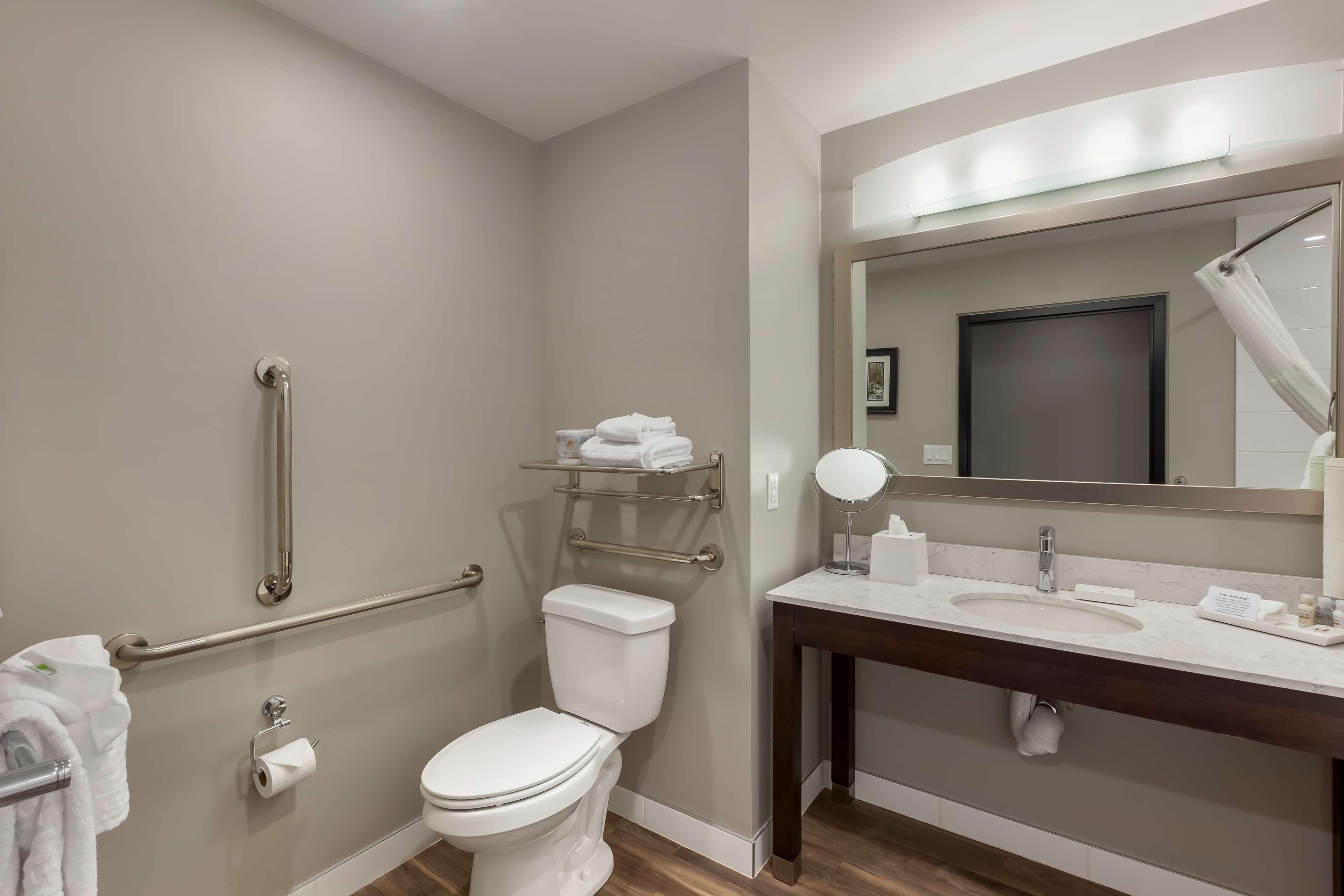 Room King Bed Non Smoking