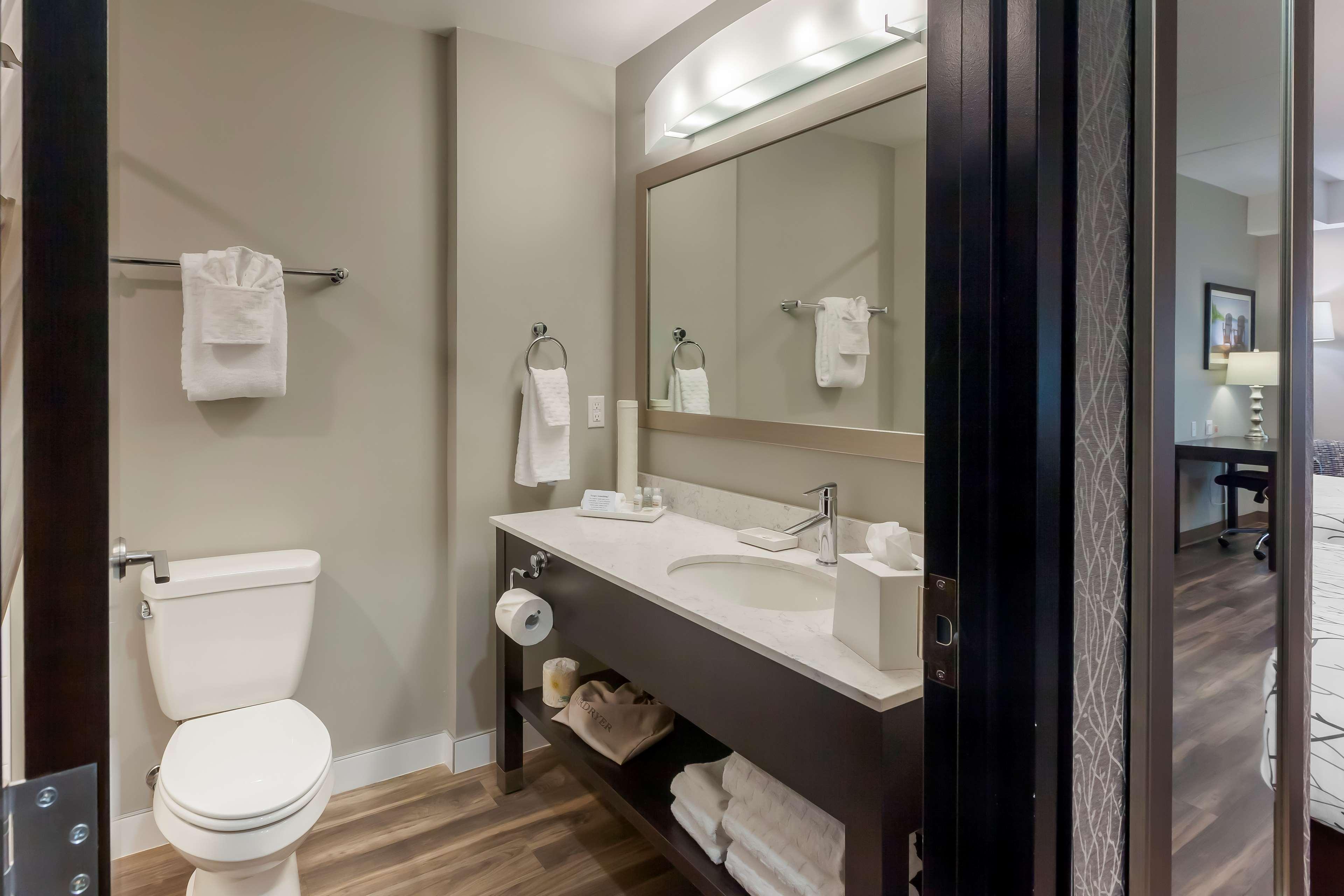 Suite Two Queen Beds Non Smoking